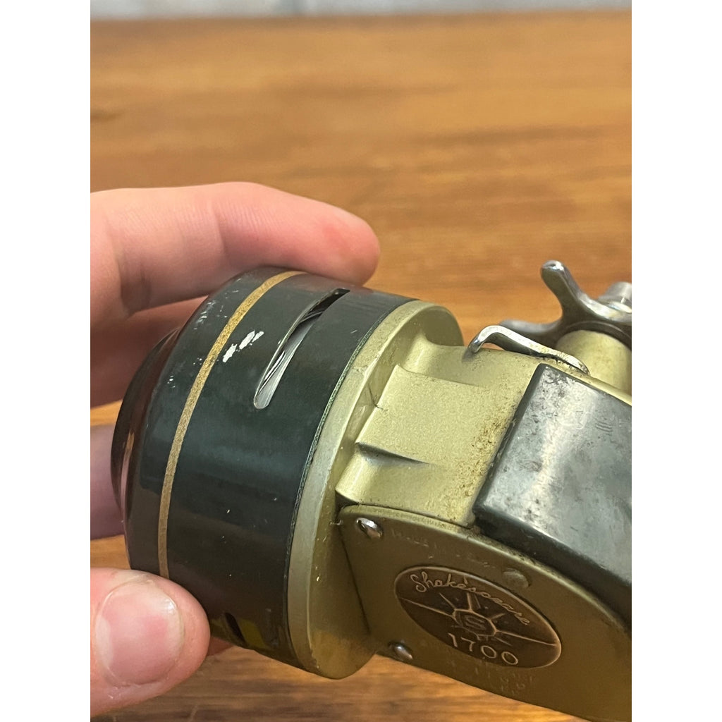 Vintage Shakespeare 1700 Model EC Fishing Reel - Excellent Condition