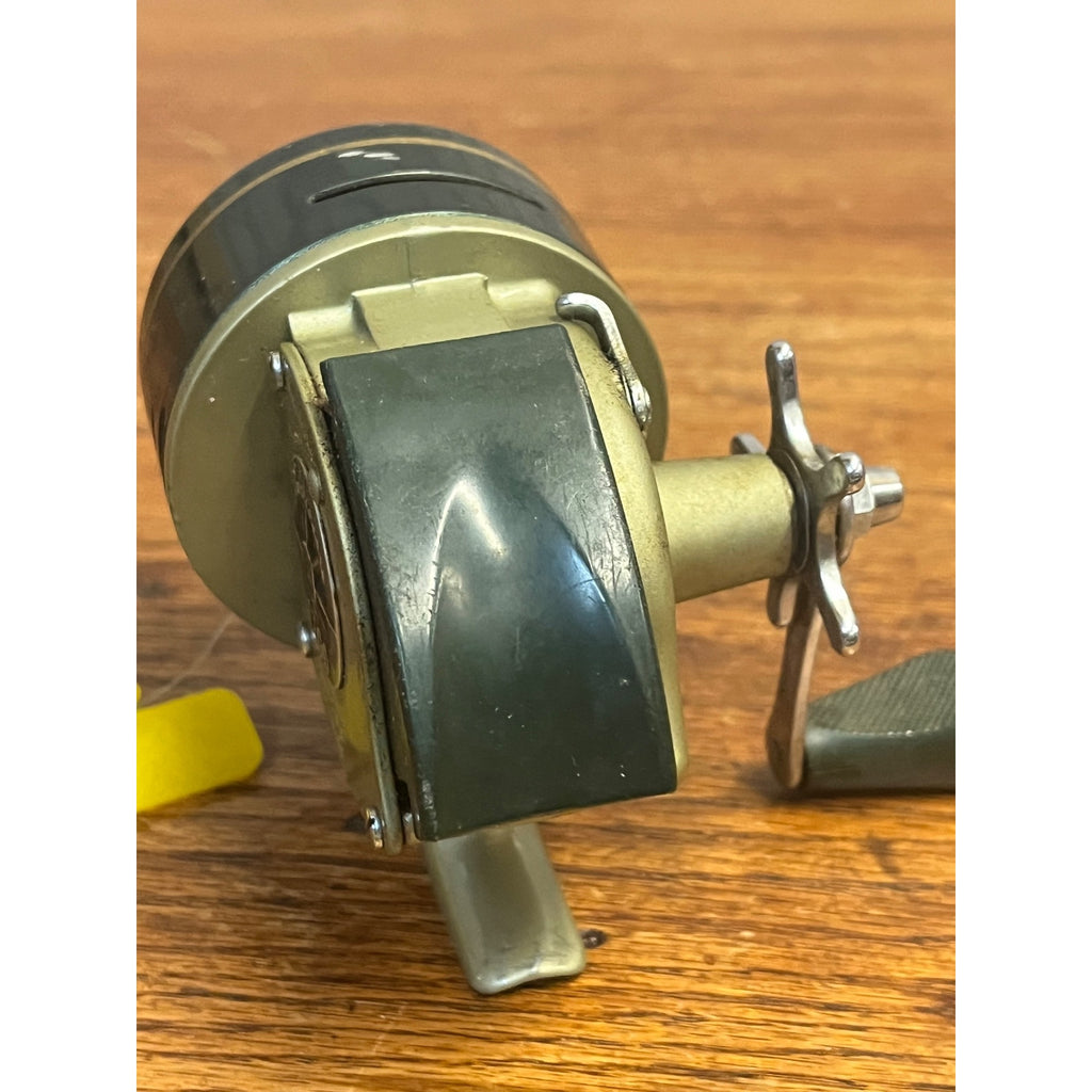 Vintage Shakespeare 1700 Model EC Fishing Reel - Excellent Condition