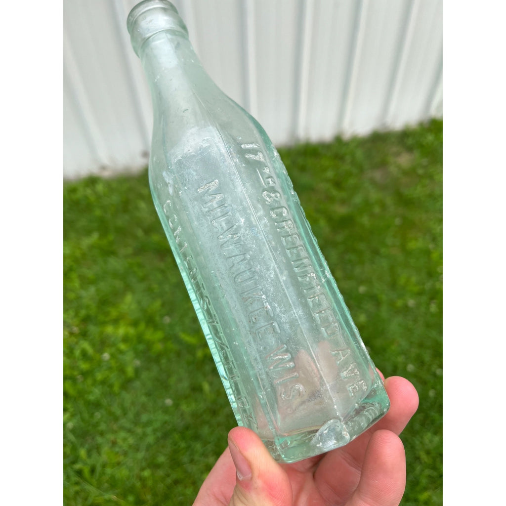 Vintage John Graf Co. Soda Bottle 7.5 Ounce Milwaukee, WI Octagonal