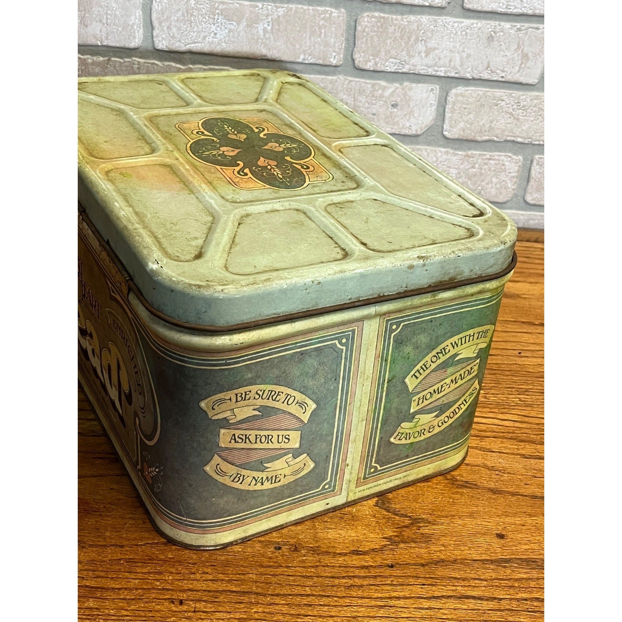 Vintage 1970s Wheat Heart Bread Box Metal Tin Hinged  R&D Co.