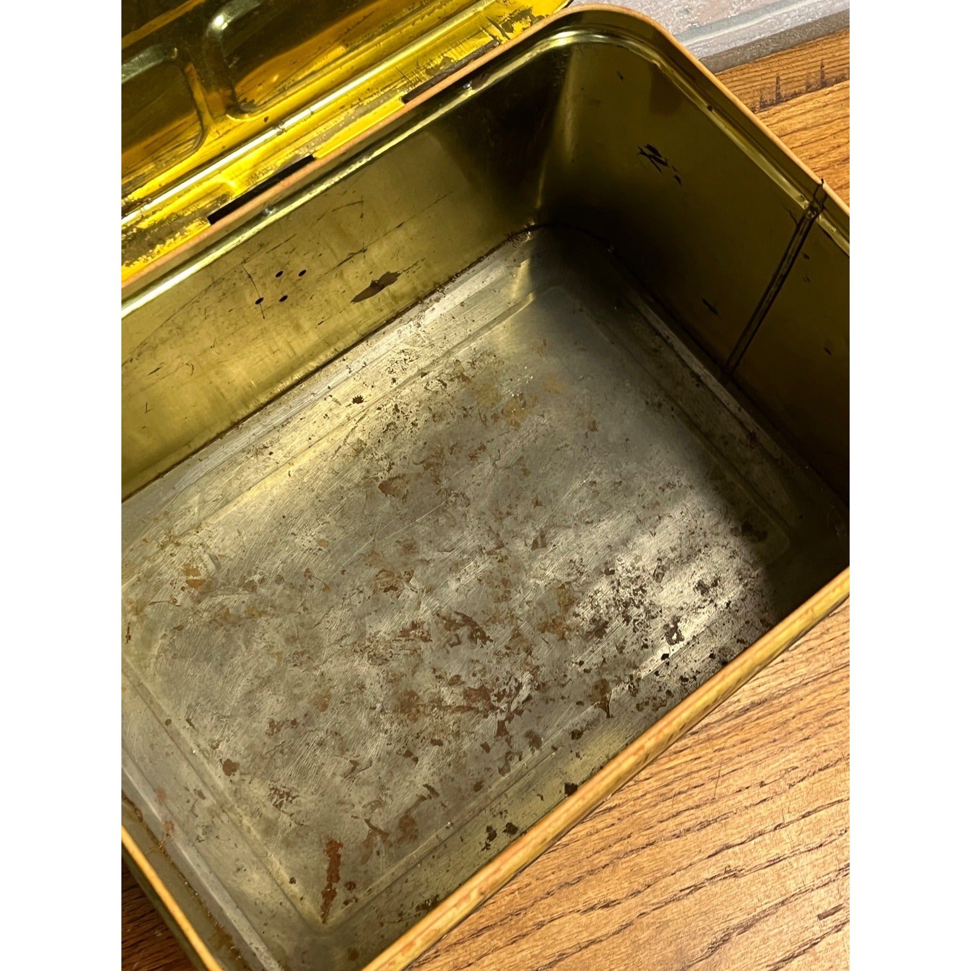 Vintage 1970s Wheat Heart Bread Box Metal Tin Hinged  R&D Co.