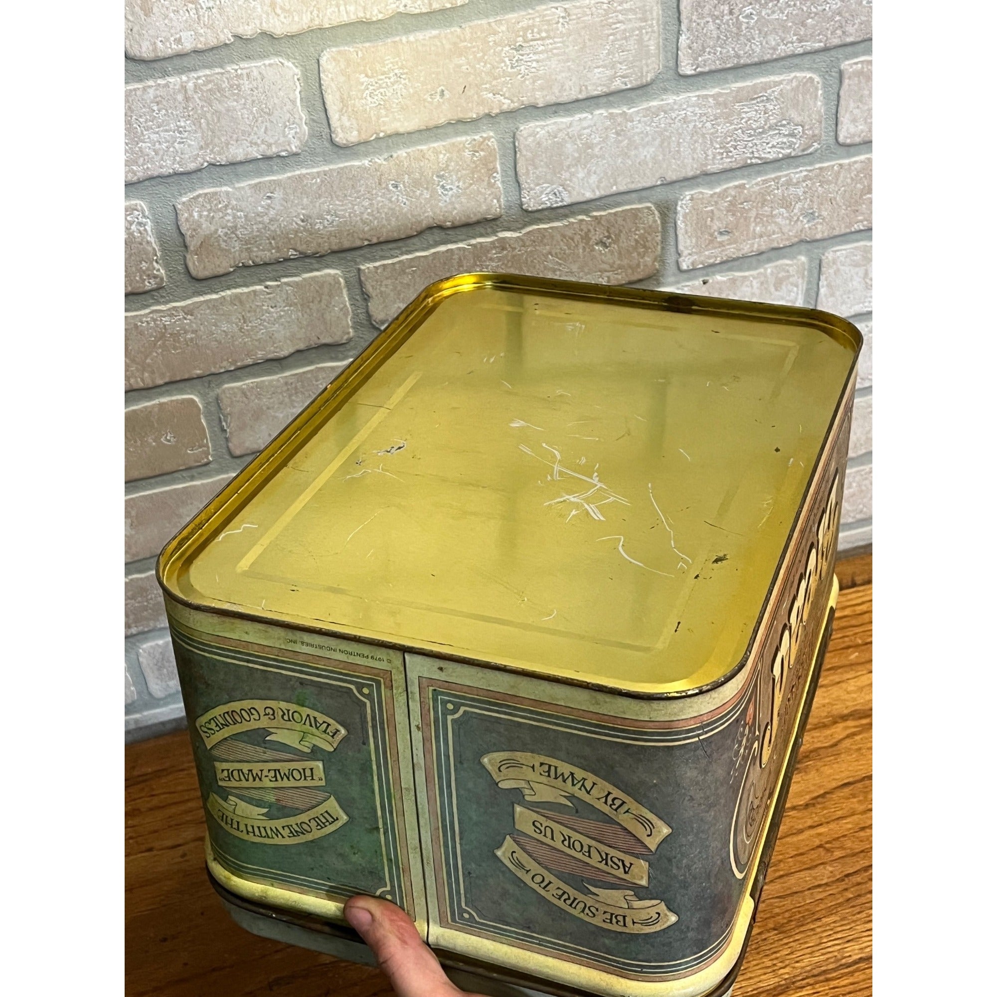 Vintage 1970s Wheat Heart Bread Box Metal Tin Hinged  R&D Co.