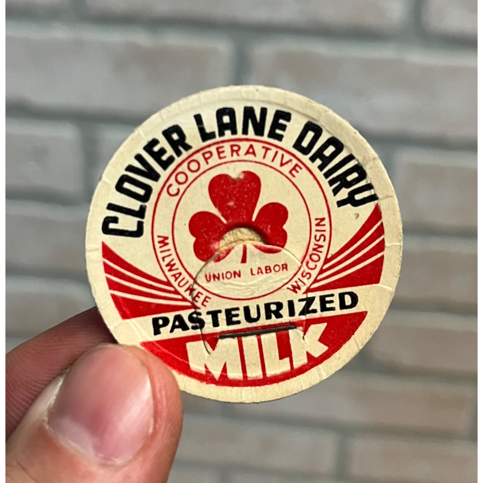 Vintage Clover Lane Dairy Co. Milwaukee Wisconsin Milk Bottle Cap Red