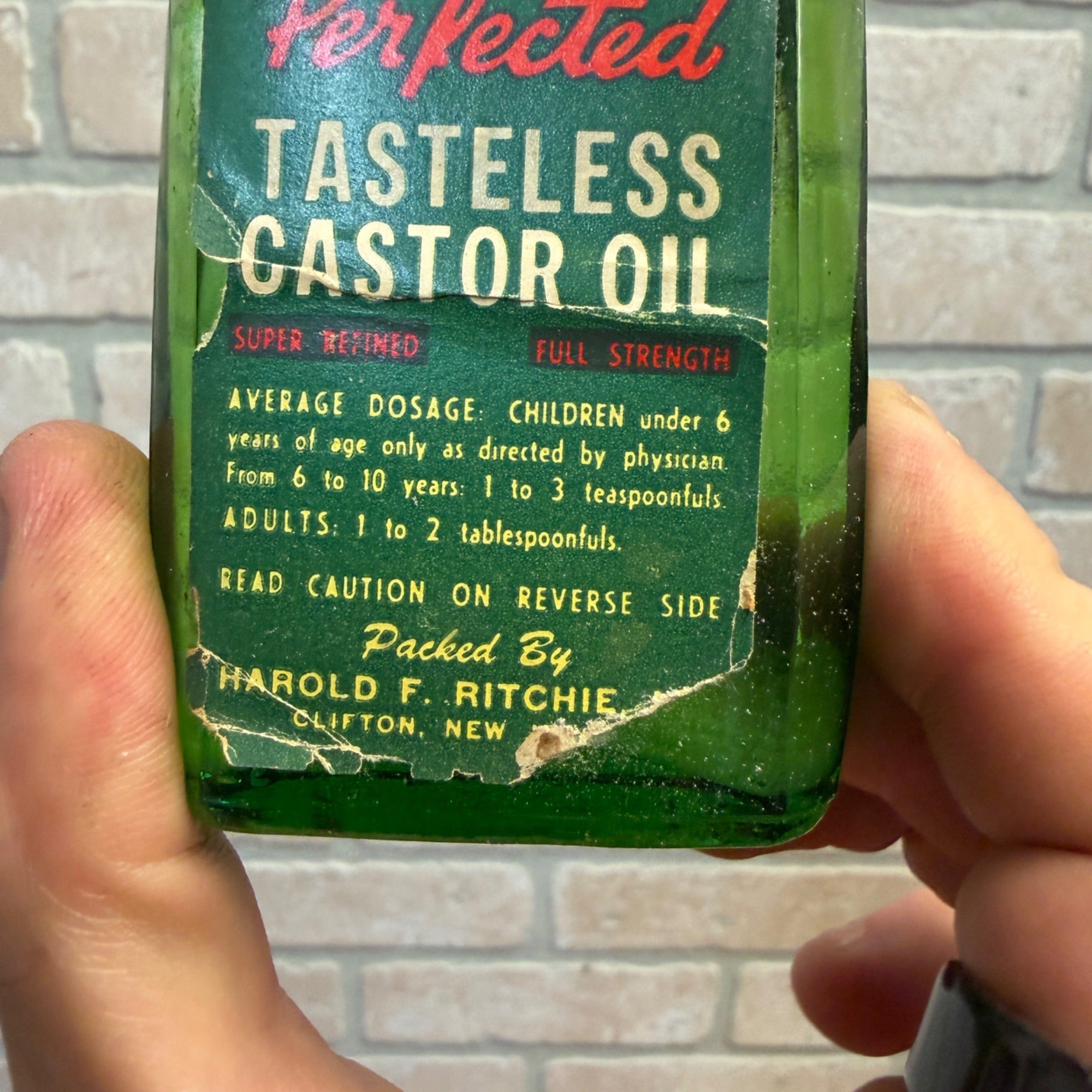 ANTIQUE KELLOGGS CATOR OIL VINTAGE MEDICINE 7UP GREEN BOTTLE TIN LID PHARMACY