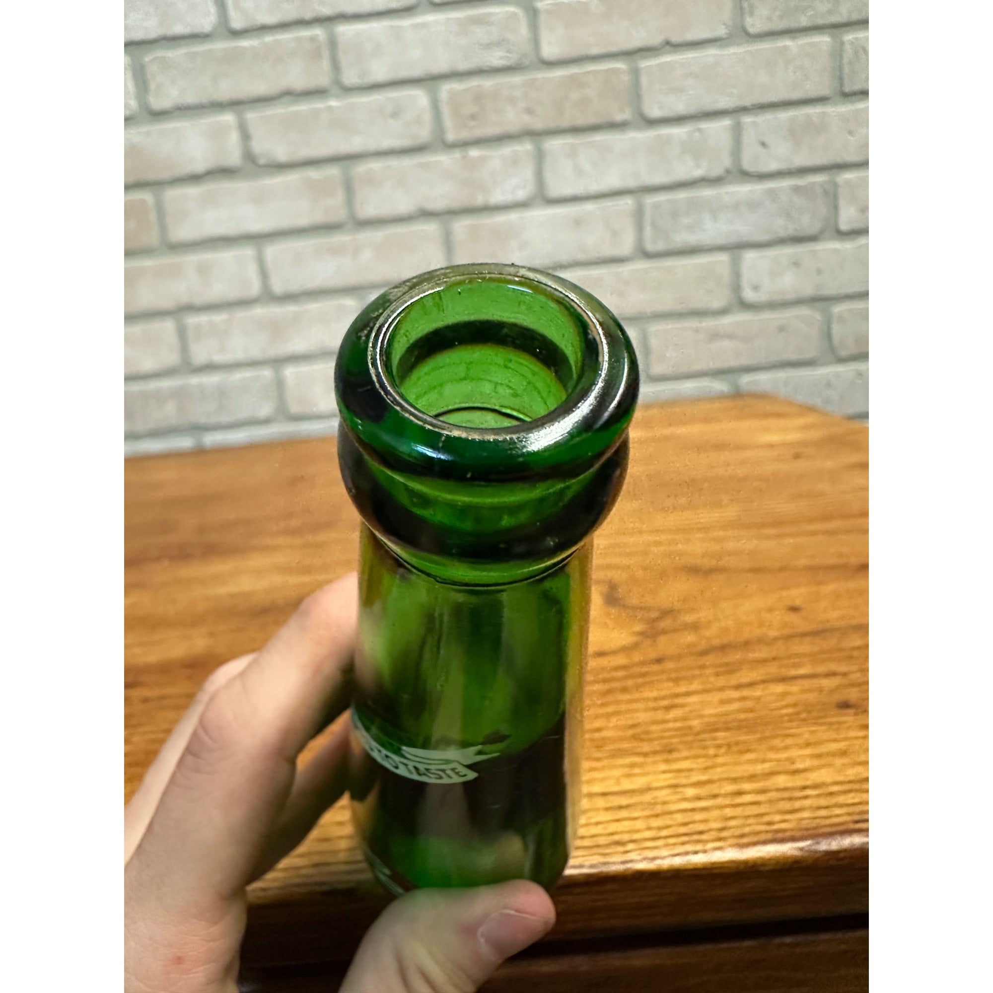 RARE Vintage ALERT Fox Valley Beverage Co. -- Neenah, Wis -- ACL Soda Bottle