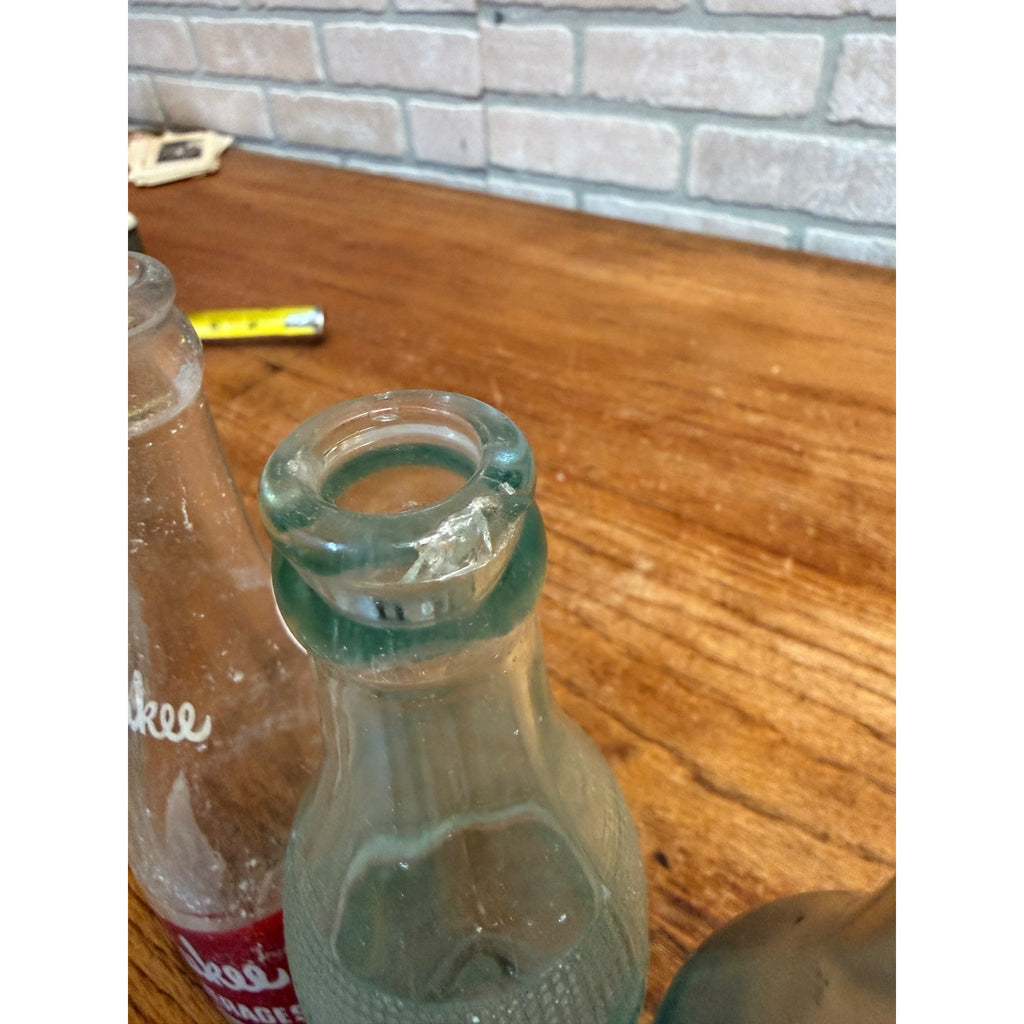 (4) Ozaukee Springs Bottling Co Port Washington Wis Wisconsin Soda Bottle