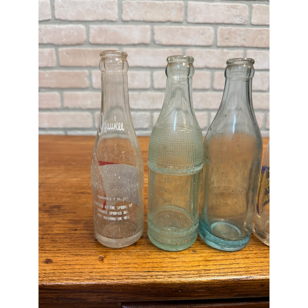 (4) Ozaukee Springs Bottling Co Port Washington Wis Wisconsin Soda Bottle