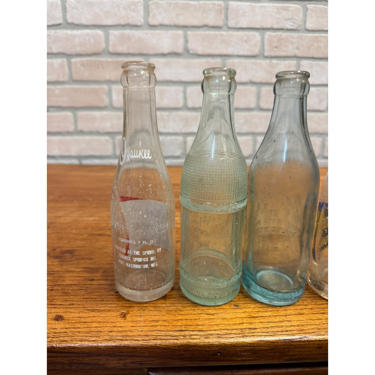 (4) Ozaukee Springs Bottling Co Port Washington Wis Wisconsin Soda Bottle