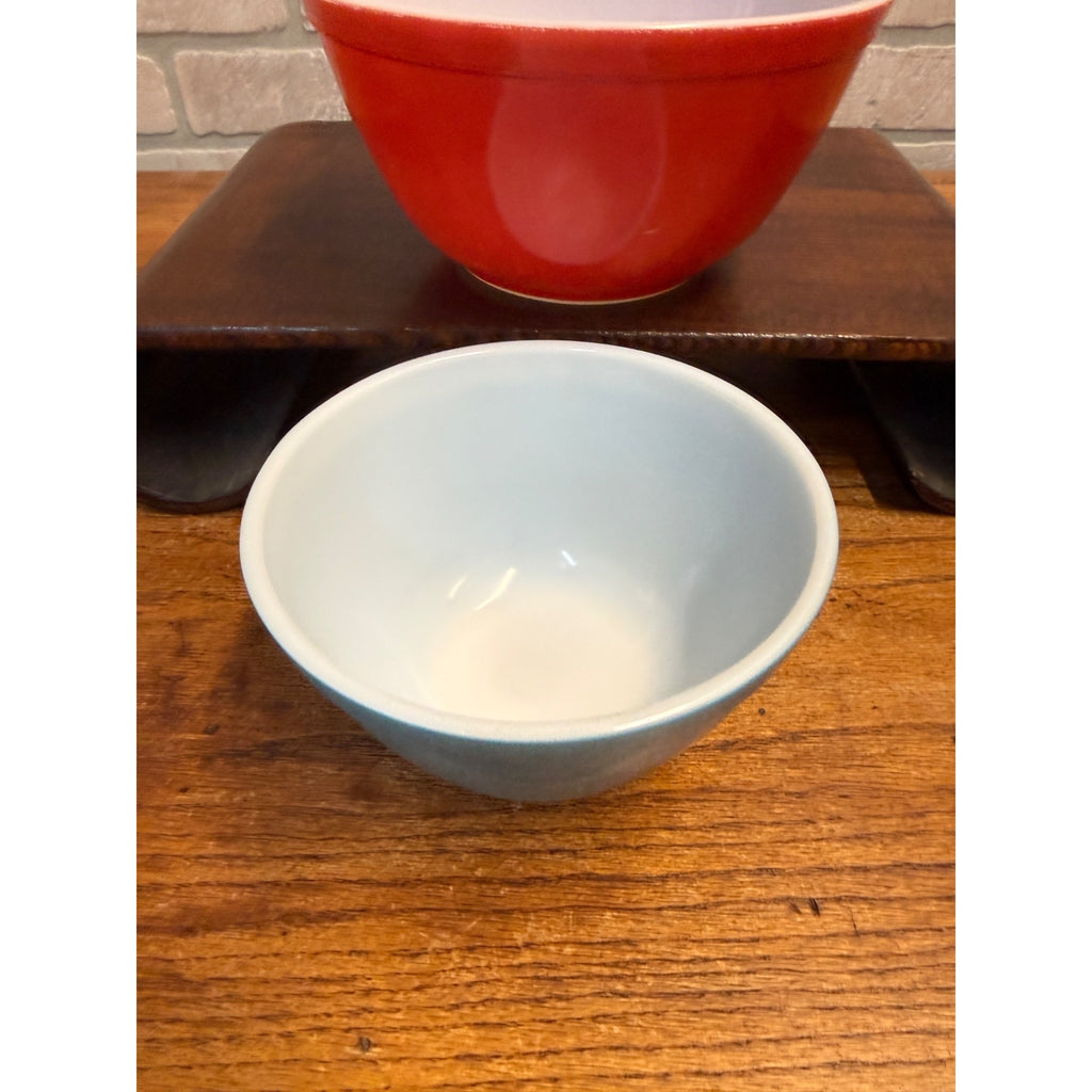Vintage Set of Two Pyrex Ovenware Painted Milk Glass Bowls Red No. 402 and Blue No. 401 MCM Serveware USA