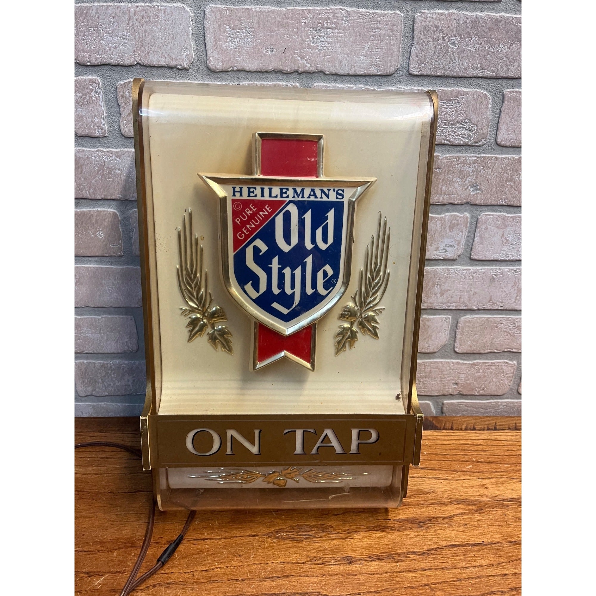 Vintage 1984 Heilman's Old Style Beer Lighted Bar Sign Wisconsin ON TAP - As-Is