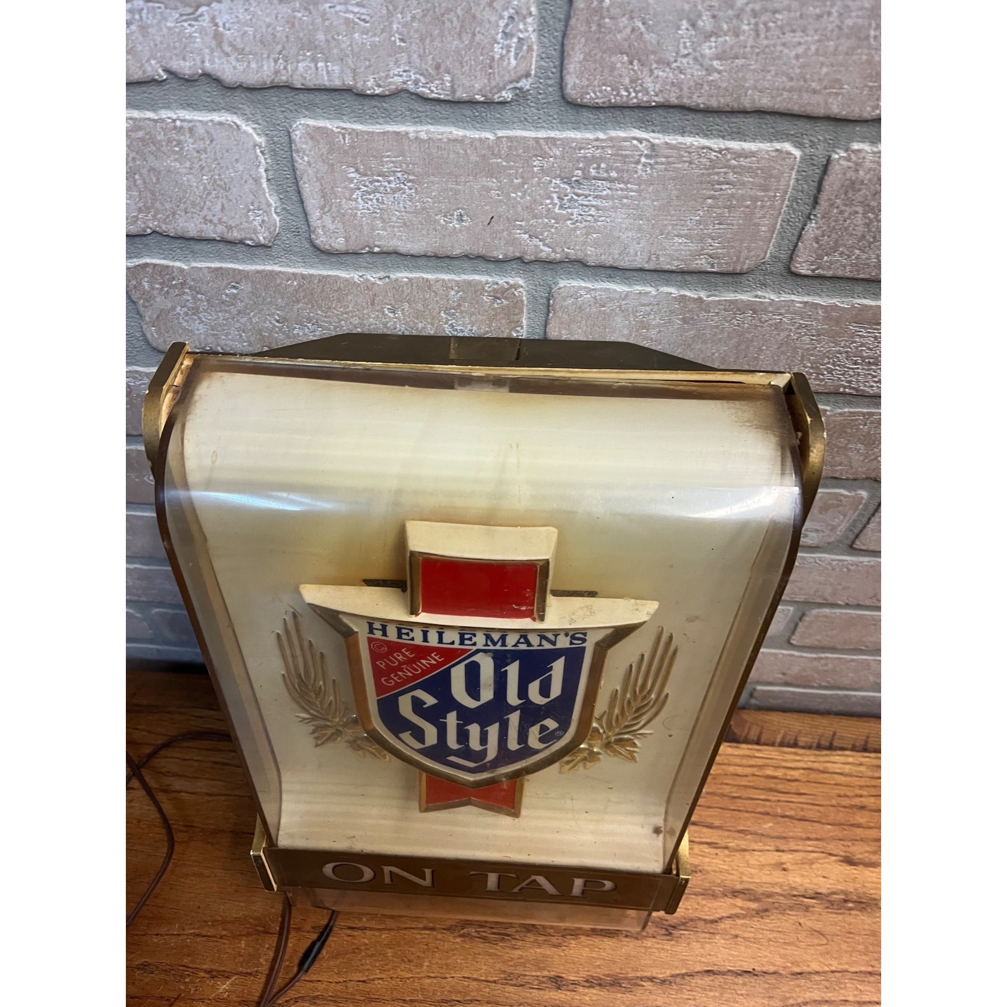 Vintage 1984 Heilman's Old Style Beer Lighted Bar Sign Wisconsin ON TAP - As-Is