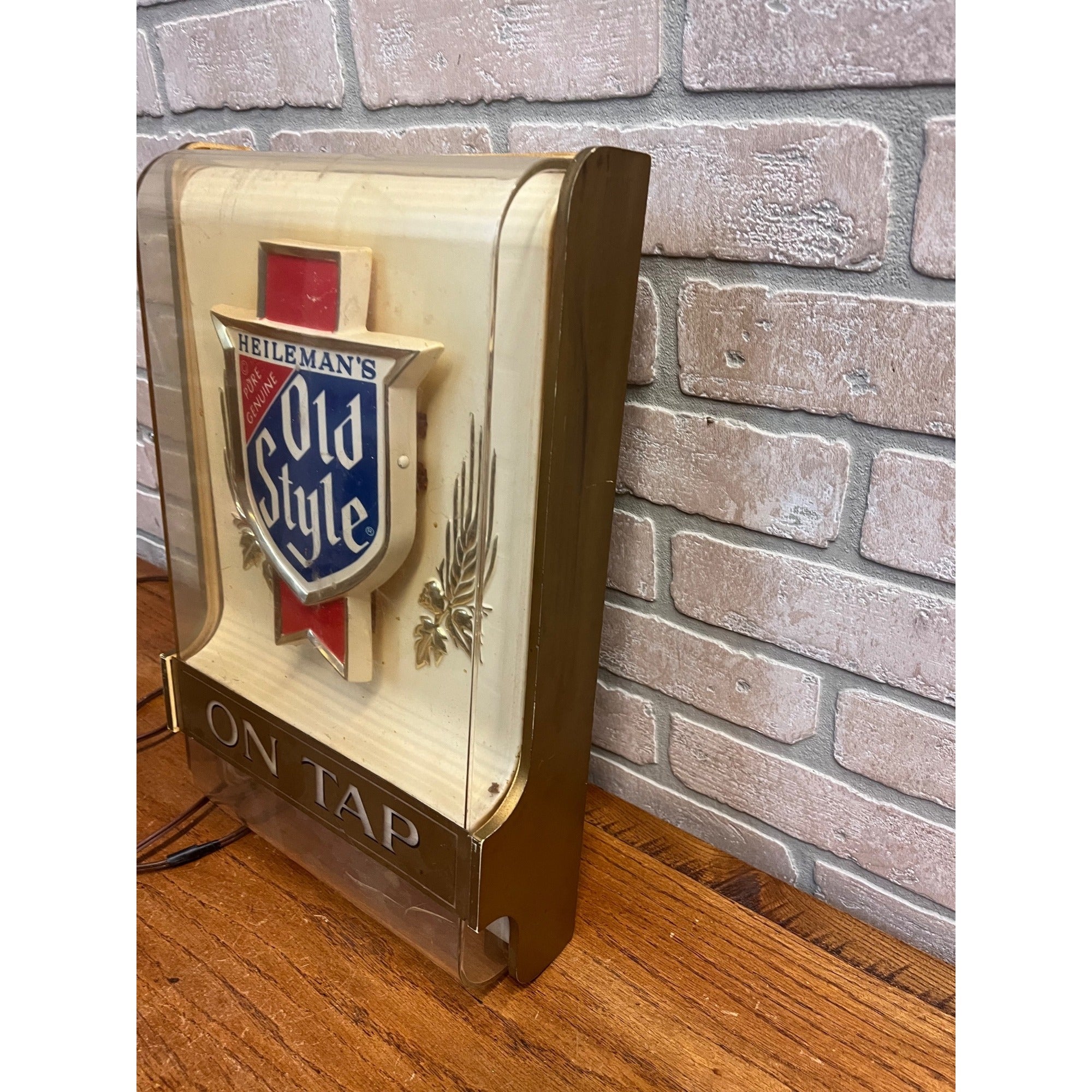 Vintage 1984 Heilman's Old Style Beer Lighted Bar Sign Wisconsin ON TAP - As-Is