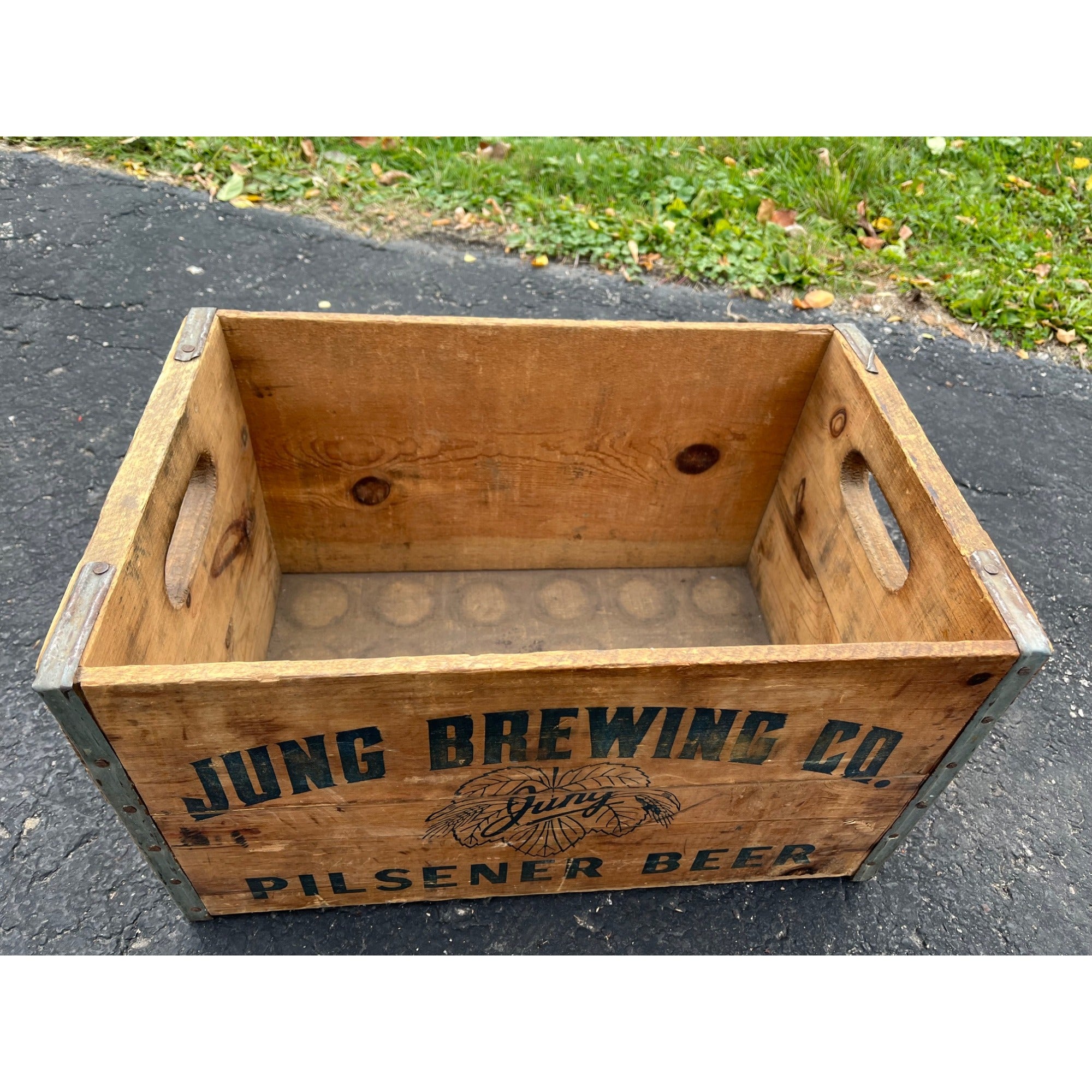 Vintage Jung Brewing Co. Random Lake WI Wooden Beer Crate Bottle Case