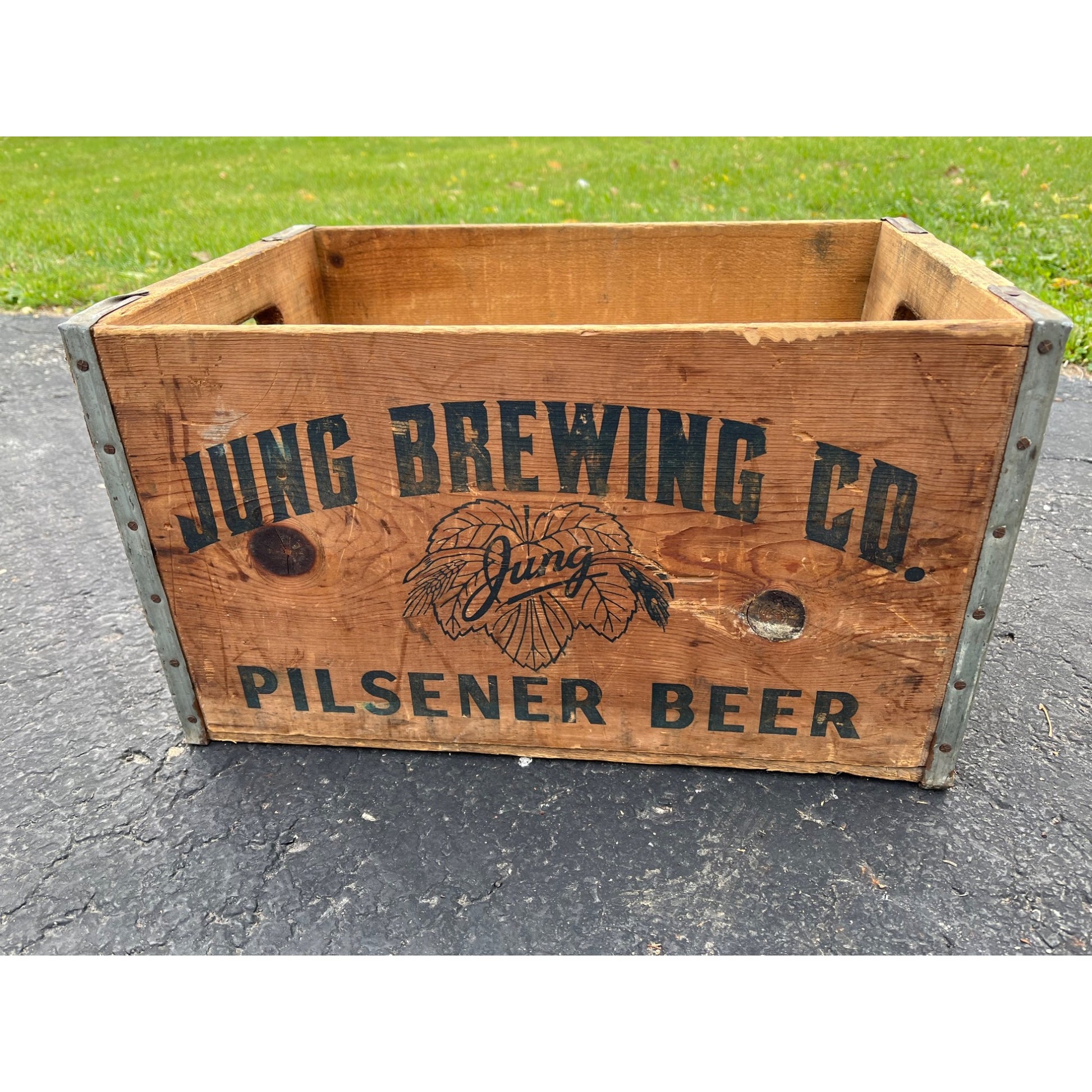 Vintage Jung Brewing Co. Random Lake WI Wooden Beer Crate Bottle Case