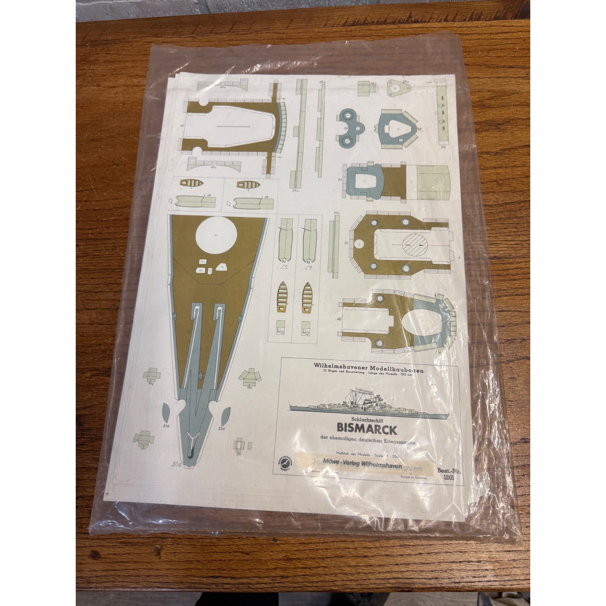 Wilhelmshavener 1:250 scale German battleship Bismarck paper model NEW