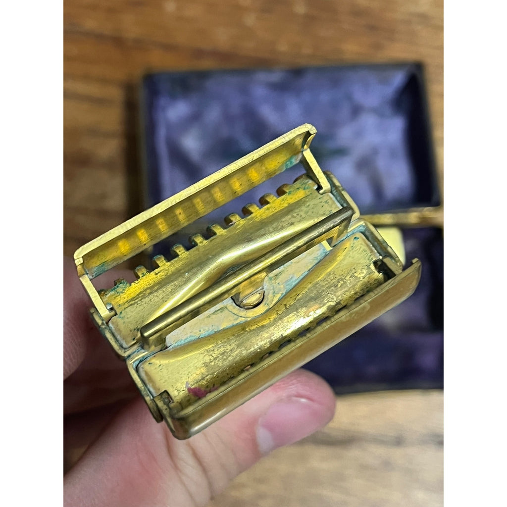 Vintage 1934 Gillette Aristocrat Gold Safety Razor Christmas DeLuxe Brass Box
