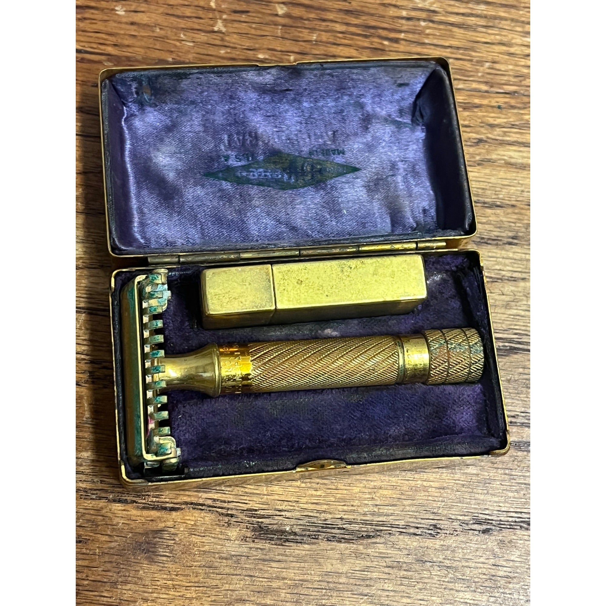 Vintage 1934 Gillette Aristocrat Gold Safety Razor Christmas DeLuxe Brass Box