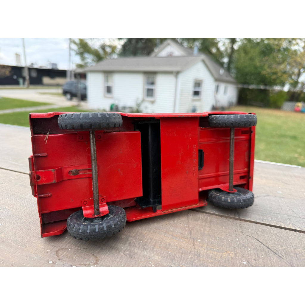 Vintage Tru-Scale International Harvester Scout Truck Pressed Steel Toy