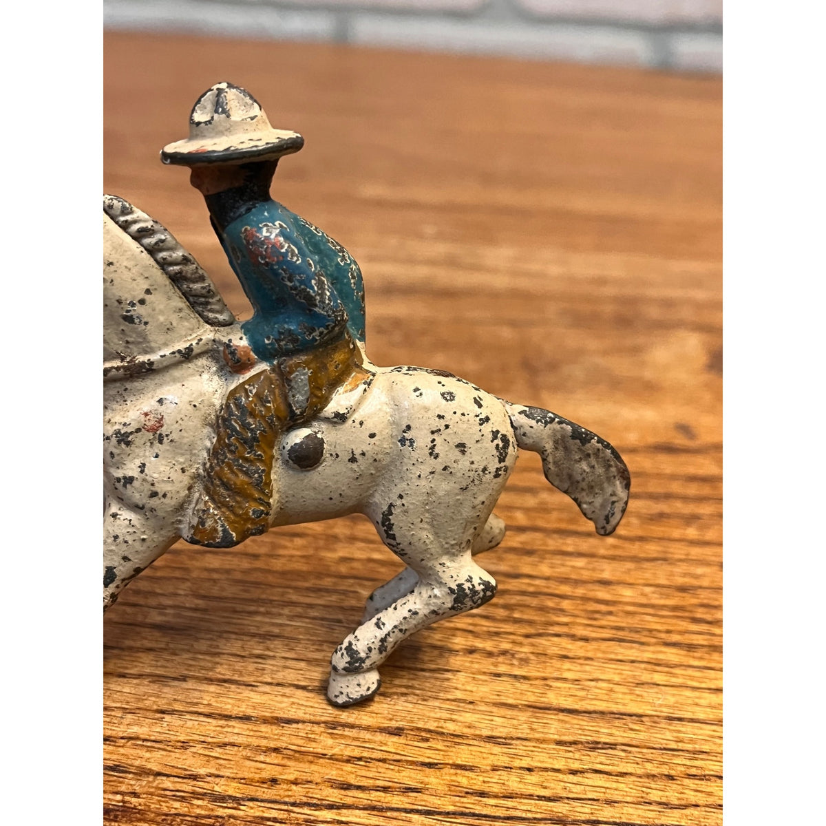 Scarce Grey Iron G59 Cast Iron Mounted Masked Bandit Cowboy Toy Figure