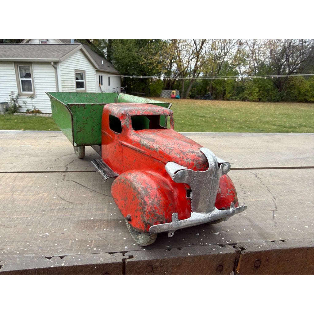 Vintage 1940s Wyandotte Marx Dump Ruck Red Green Pressed Steel Toy
