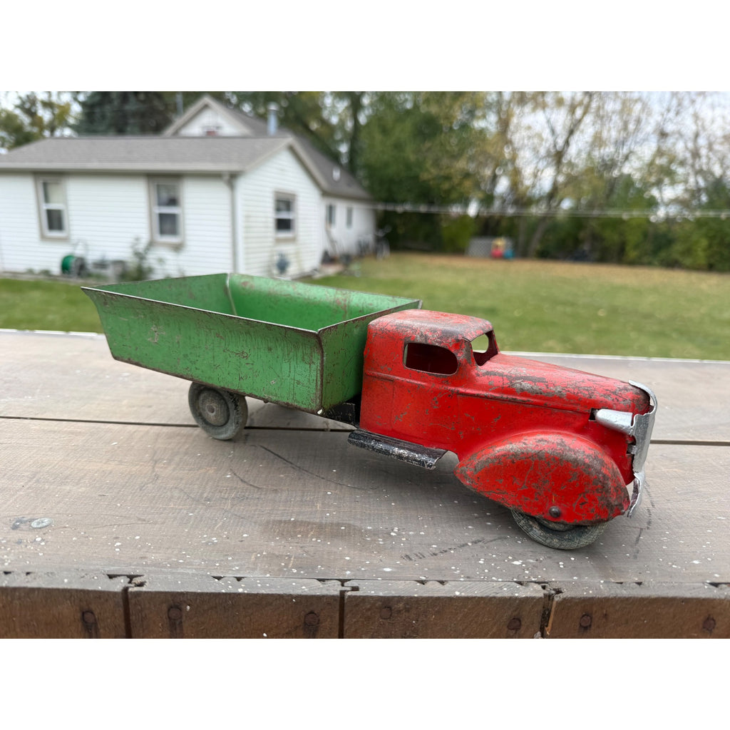 Vintage 1940s Wyandotte Marx Dump Ruck Red Green Pressed Steel Toy