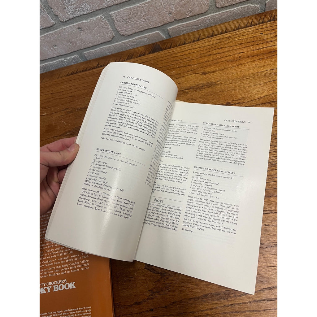 Vintage Betty Crockers Cooky Book (1978) Cookie Recipe Cookbook + Desserts