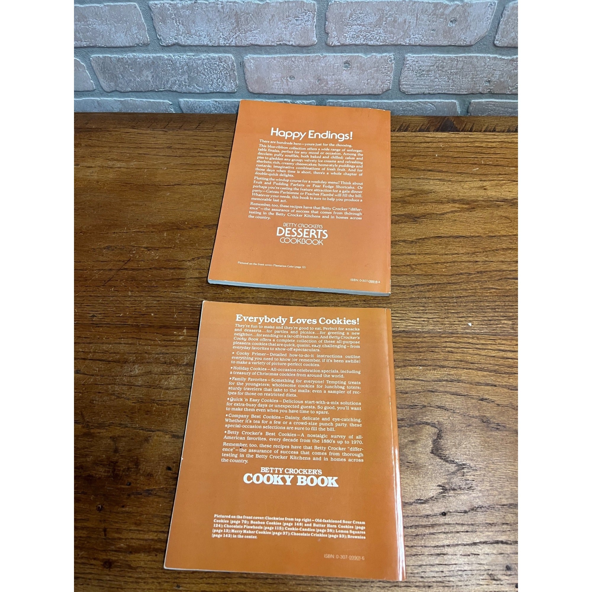 Vintage Betty Crockers Cooky Book (1978) Cookie Recipe Cookbook + Desserts