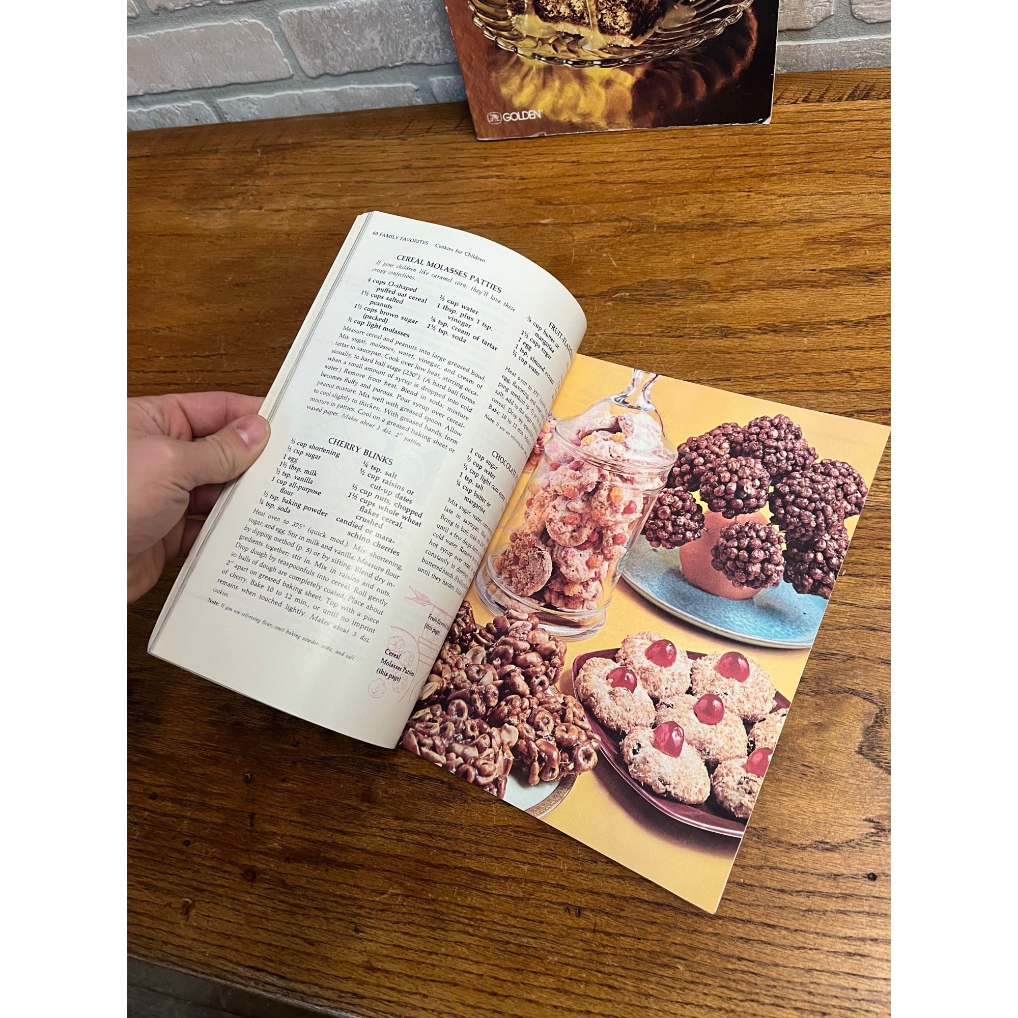 Vintage Betty Crockers Cooky Book (1978) Cookie Recipe Cookbook + Desserts