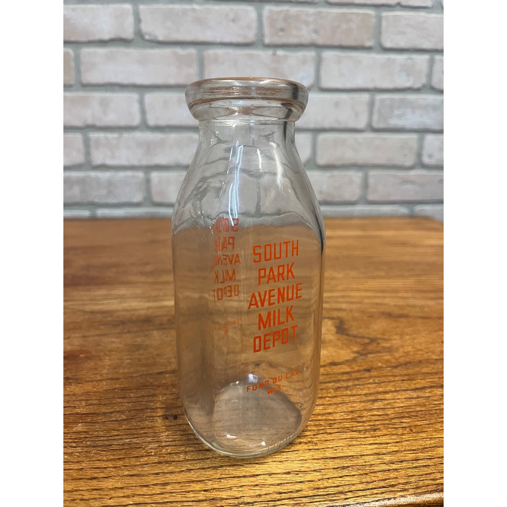 Vintage South Park Avenue Milk Depot Glass Milk Bottle Fond du Lac, WI One Pint