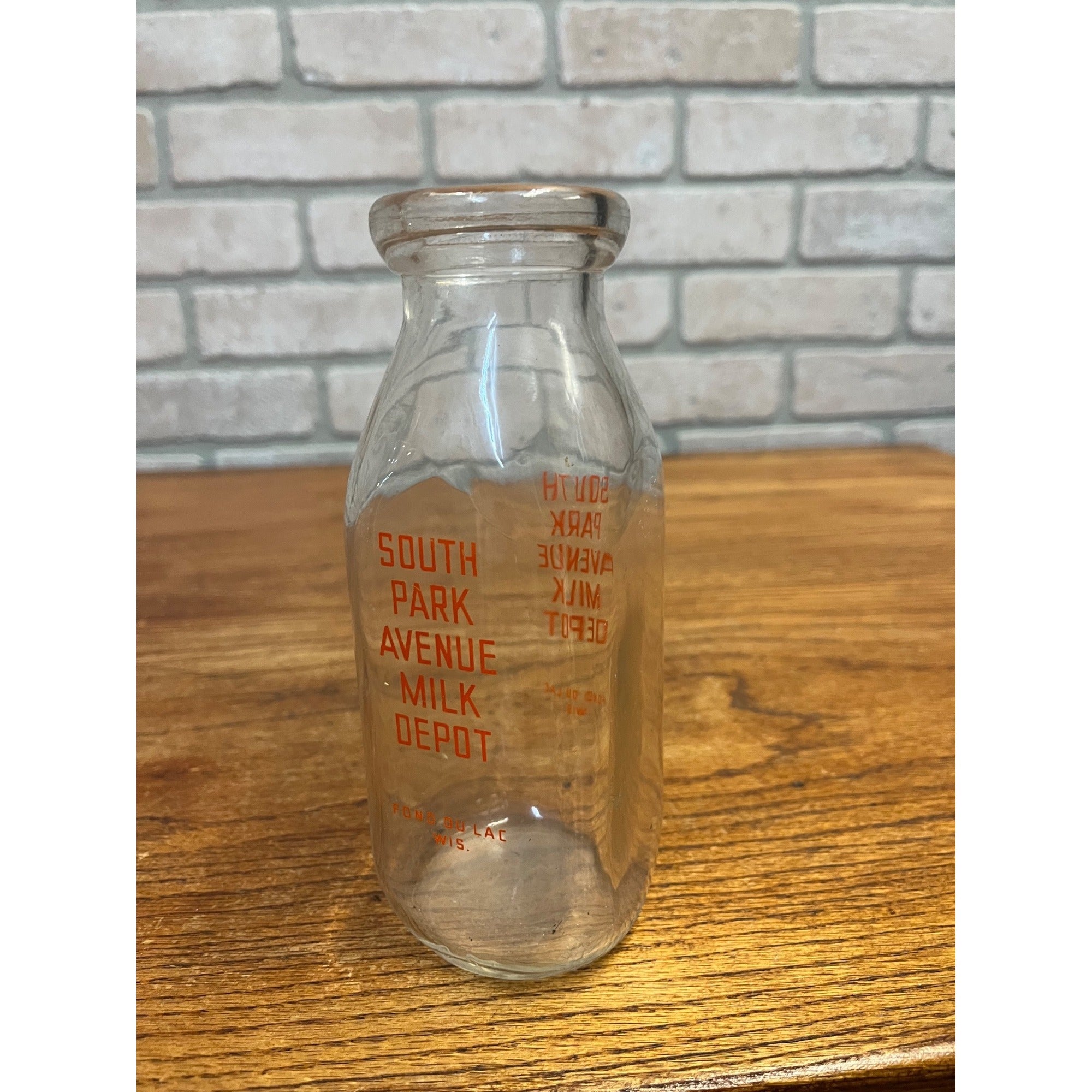 Vintage South Park Avenue Milk Depot Glass Milk Bottle Fond du Lac, WI One Pint