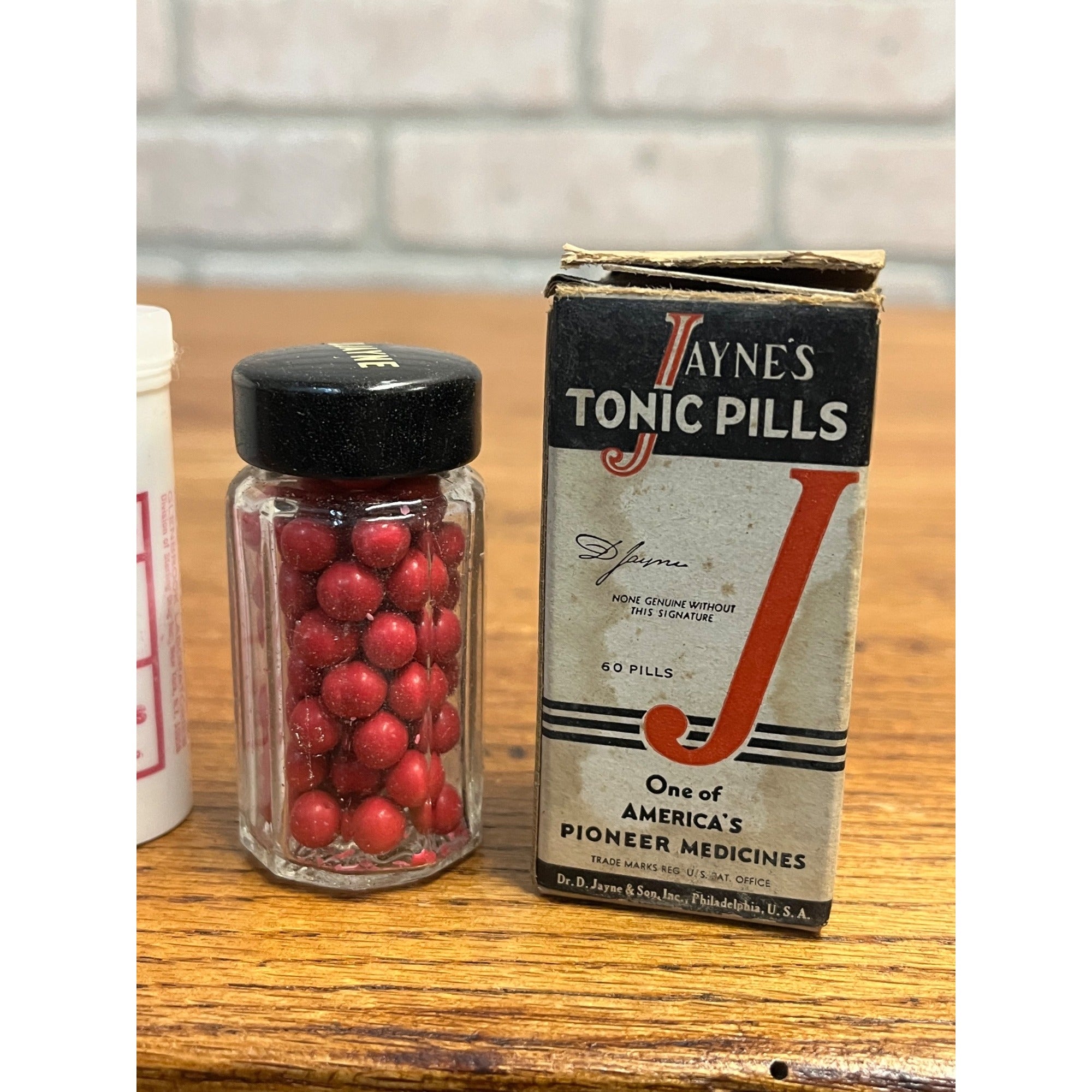 Vintage Dr. Jayne's Tonic Pills & Pinworms Tables Medicine Bottles w/ Boxes NOS