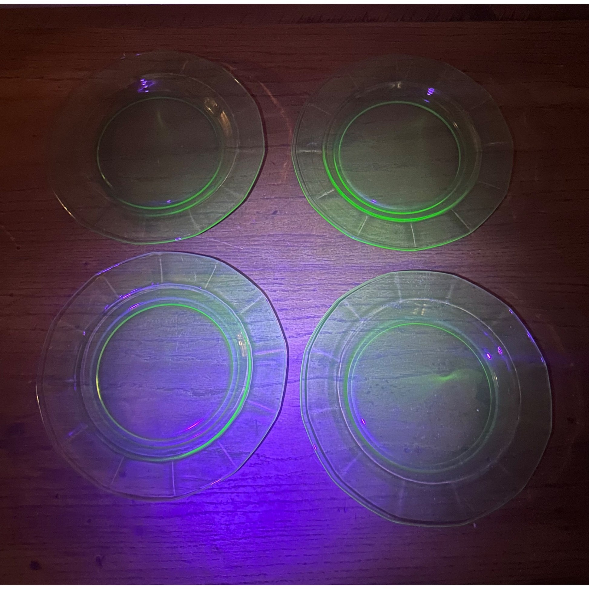 Vintage Uranium Vaseline Green Glass Salad Lunch Dessert Plate 4pc Lot 8.75"