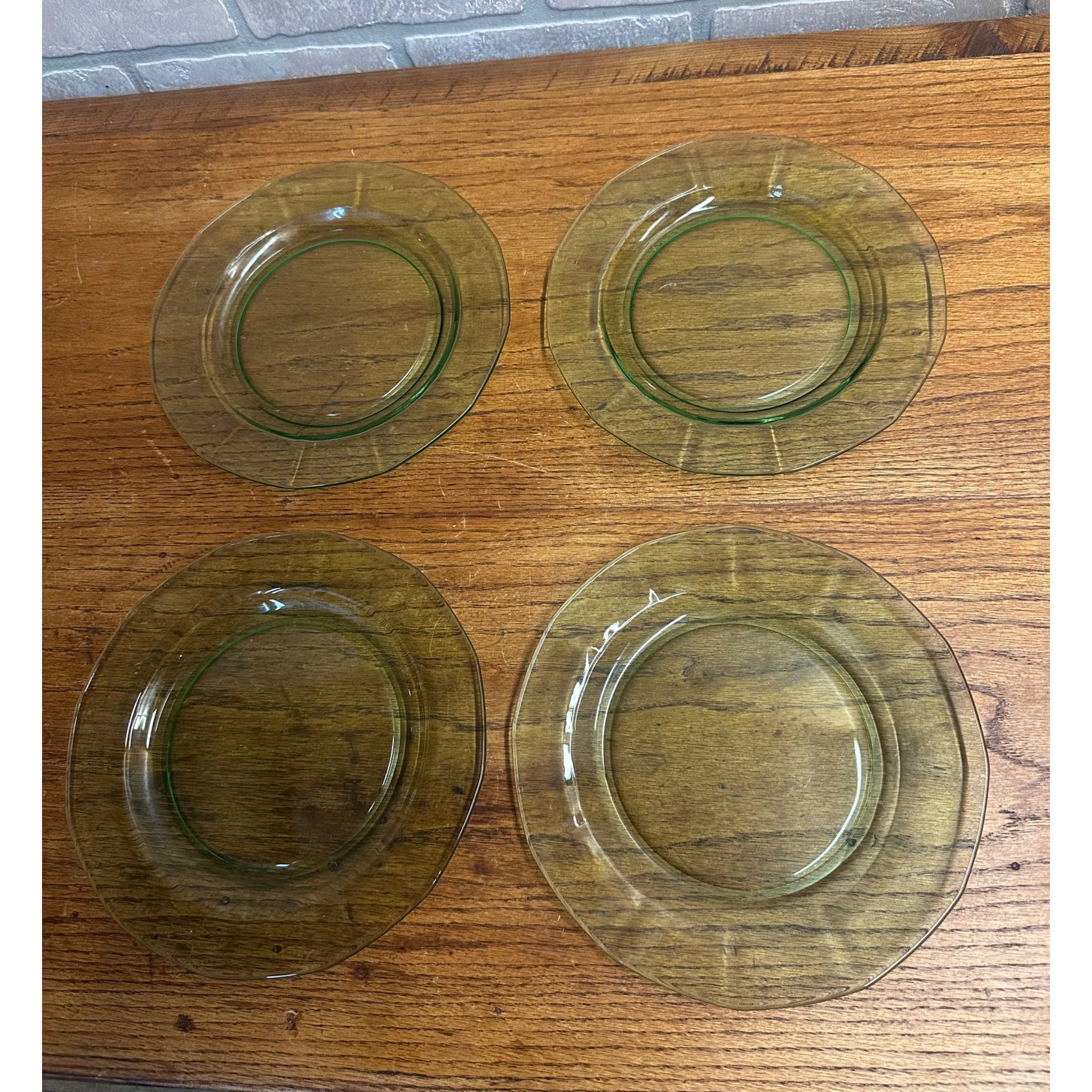 Vintage Uranium Vaseline Green Glass Salad Lunch Dessert Plate 4pc Lot 8.75"