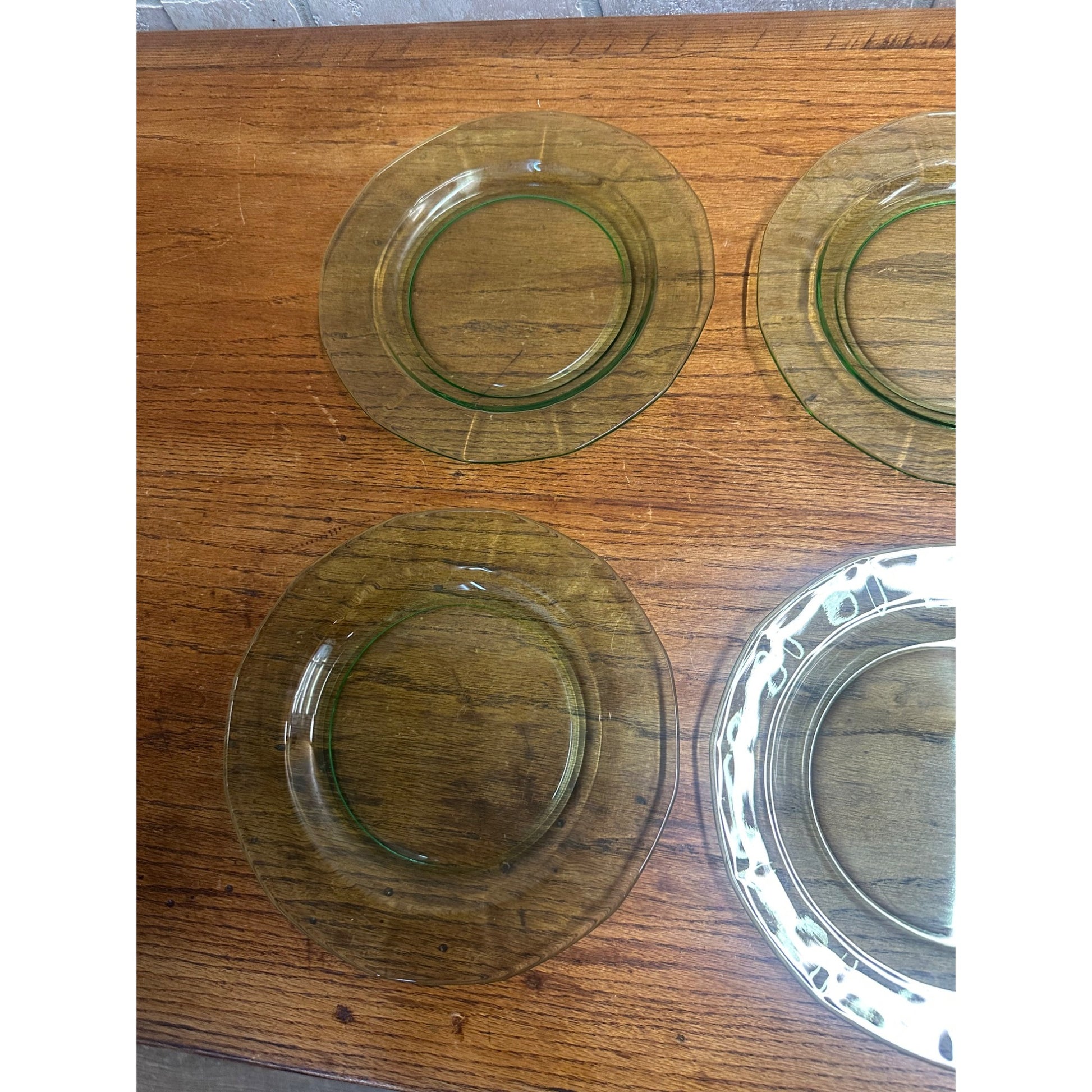 Vintage Uranium Vaseline Green Glass Salad Lunch Dessert Plate 4pc Lot 8.75"