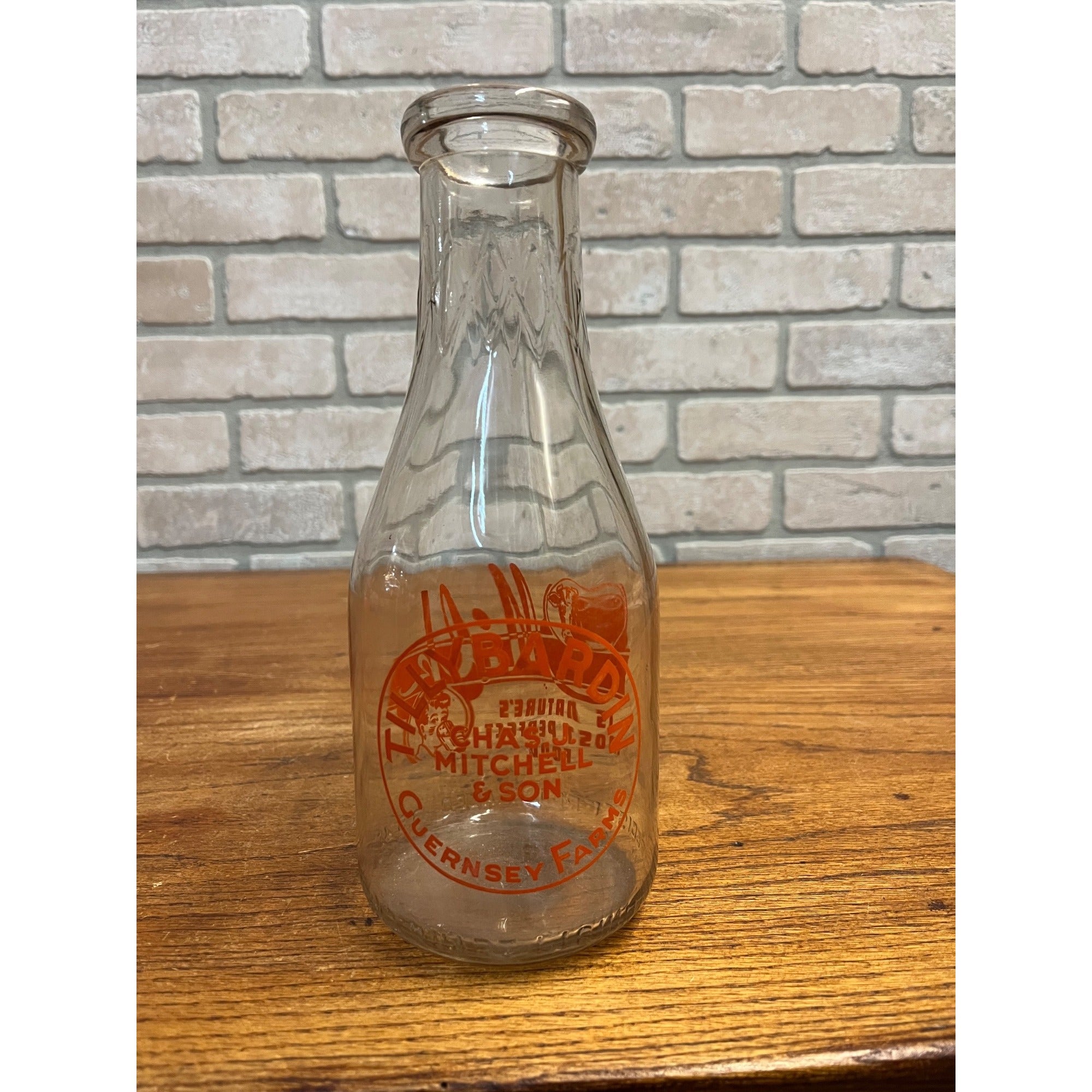 Tillybardin Guernsey Farms Chas. J. Mitchell ACL Quart Milk Bottle Waukesha WI
