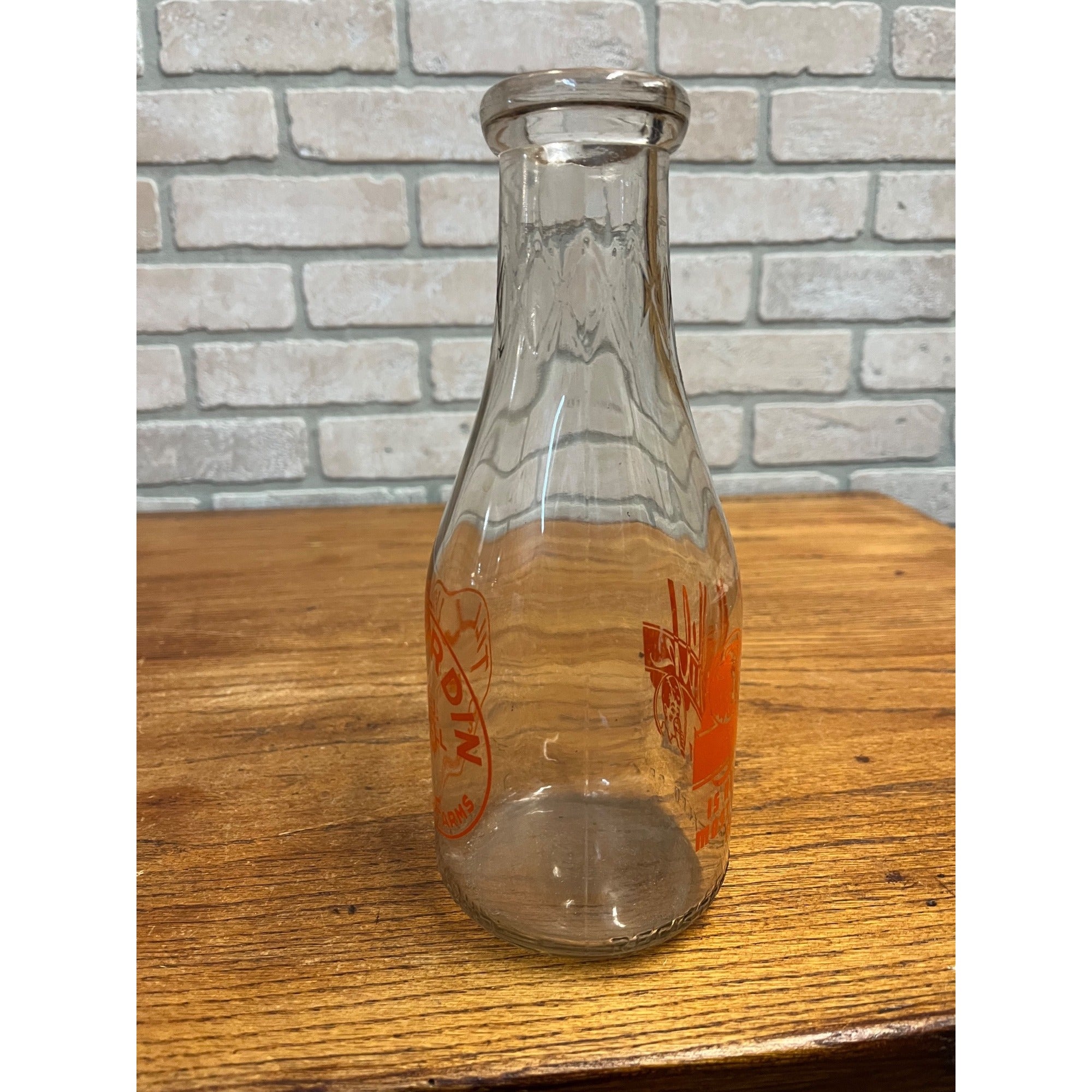 Tillybardin Guernsey Farms Chas. J. Mitchell ACL Quart Milk Bottle Waukesha WI