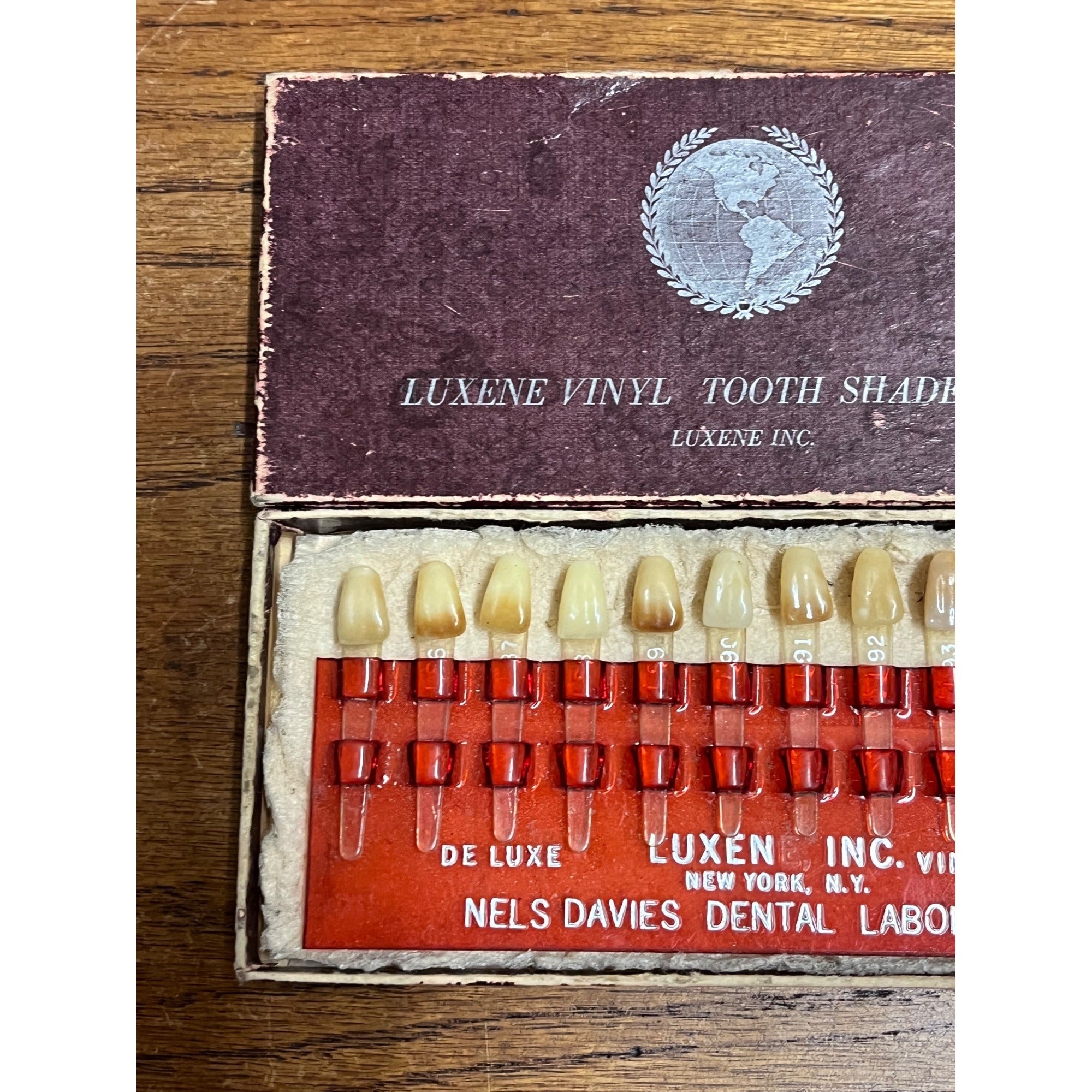 Vintage Luxene Tooth Shade Guide Medical Oddity + Box Davies Dental Laboratory