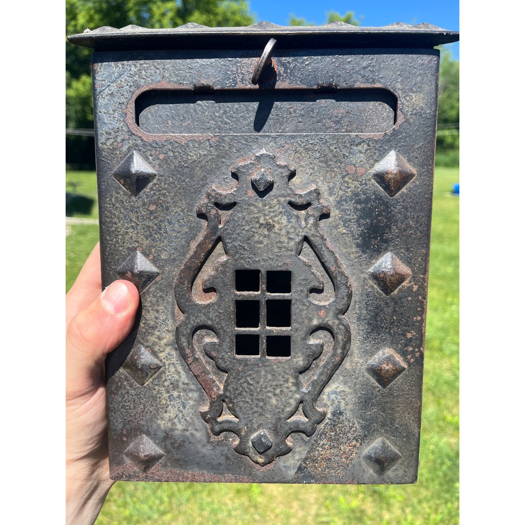 Vintage US Mailbox Mail Letters Flip Door Slot Wall Mounted Metal Gothic Arts & Crafts