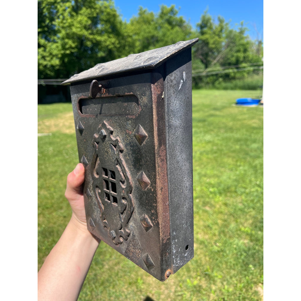 Vintage US Mailbox Mail Letters Flip Door Slot Wall Mounted Metal Gothic Arts & Crafts