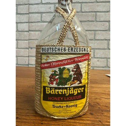 Vtg Barenjager Liquor BOTTLE HONEY LIQUEUR BEE HIVE BEAR Barware German