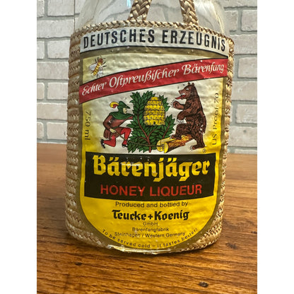 Vtg Barenjager Liquor BOTTLE HONEY LIQUEUR BEE HIVE BEAR Barware German