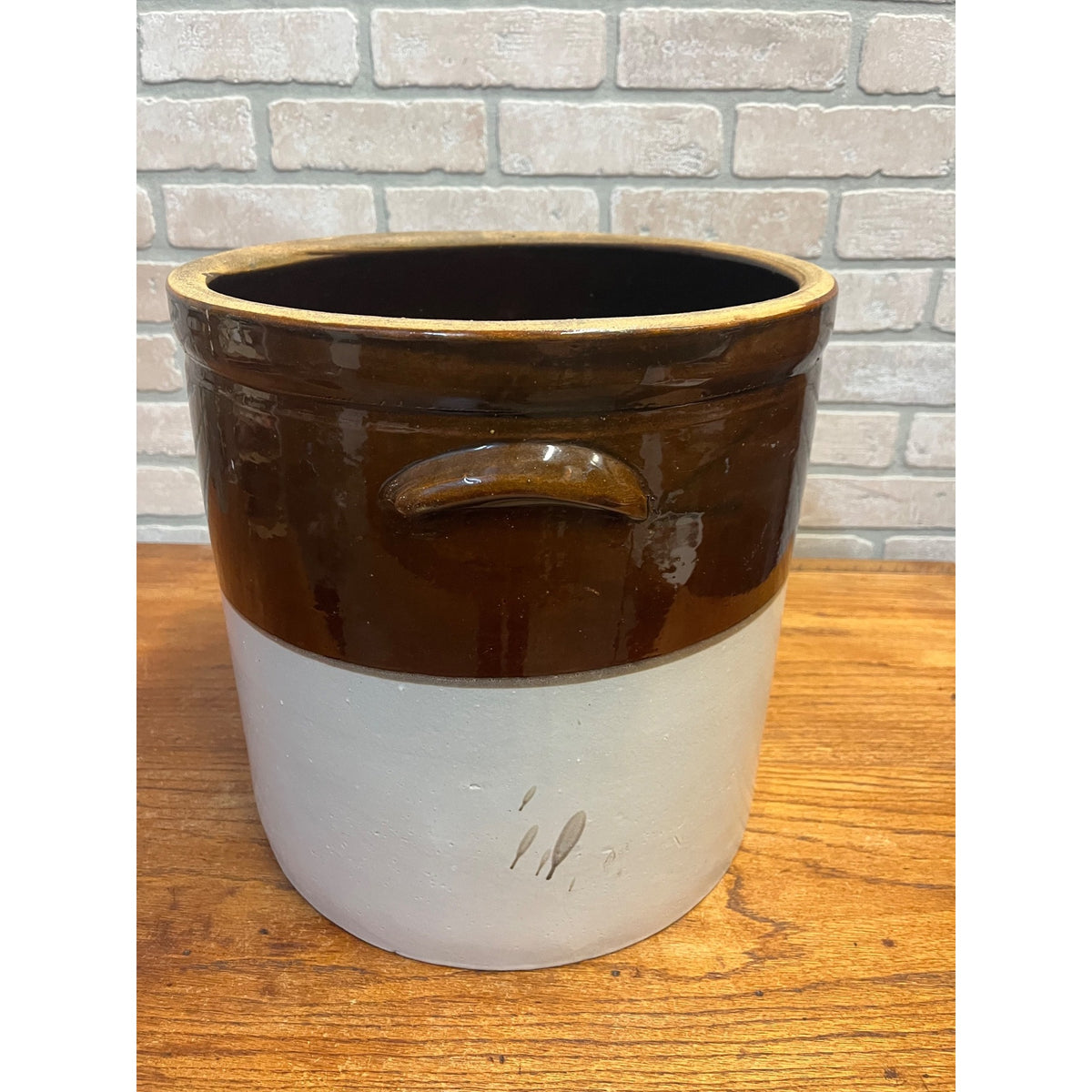 Antique 2-Tone 6 Gallon Stoneware Crock Excellent Condition
