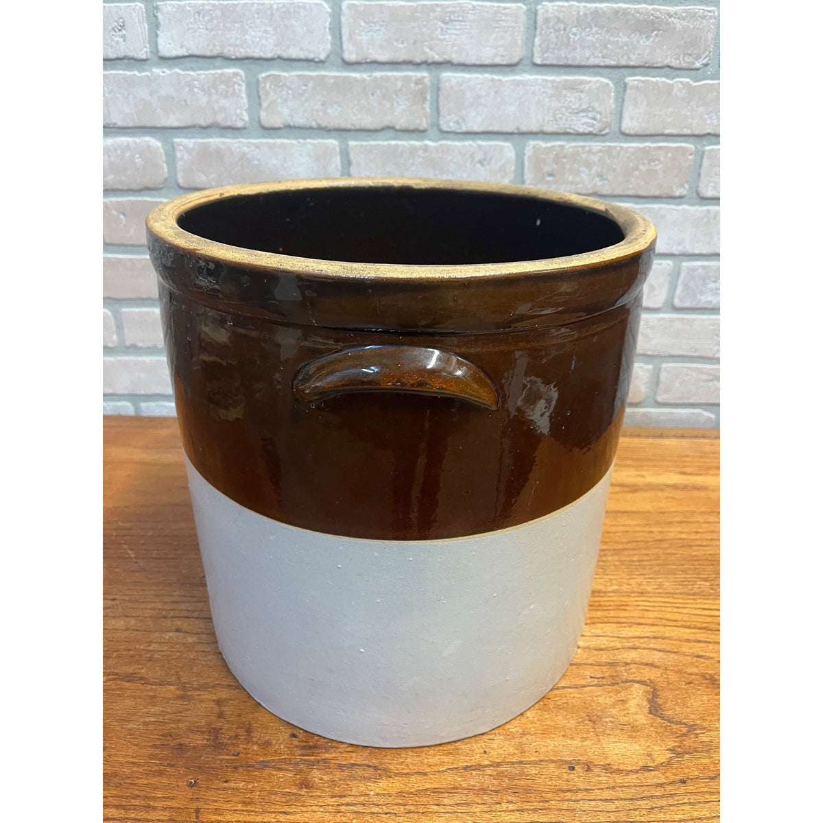 Antique 2-Tone 6 Gallon Stoneware Crock Excellent Condition