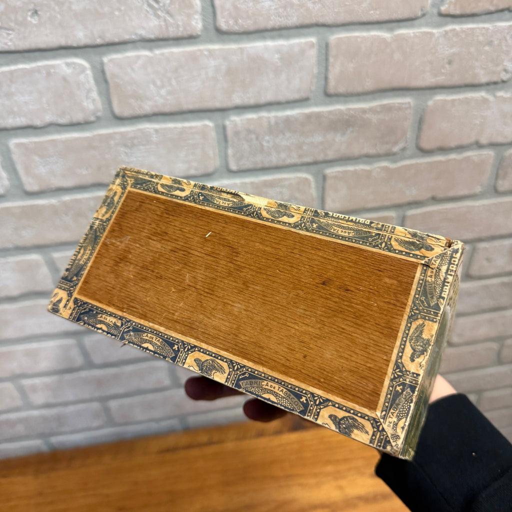 Vintage The Camp Fire Cigar Box John H. Haas Barton, Wisconsin Advertising WI