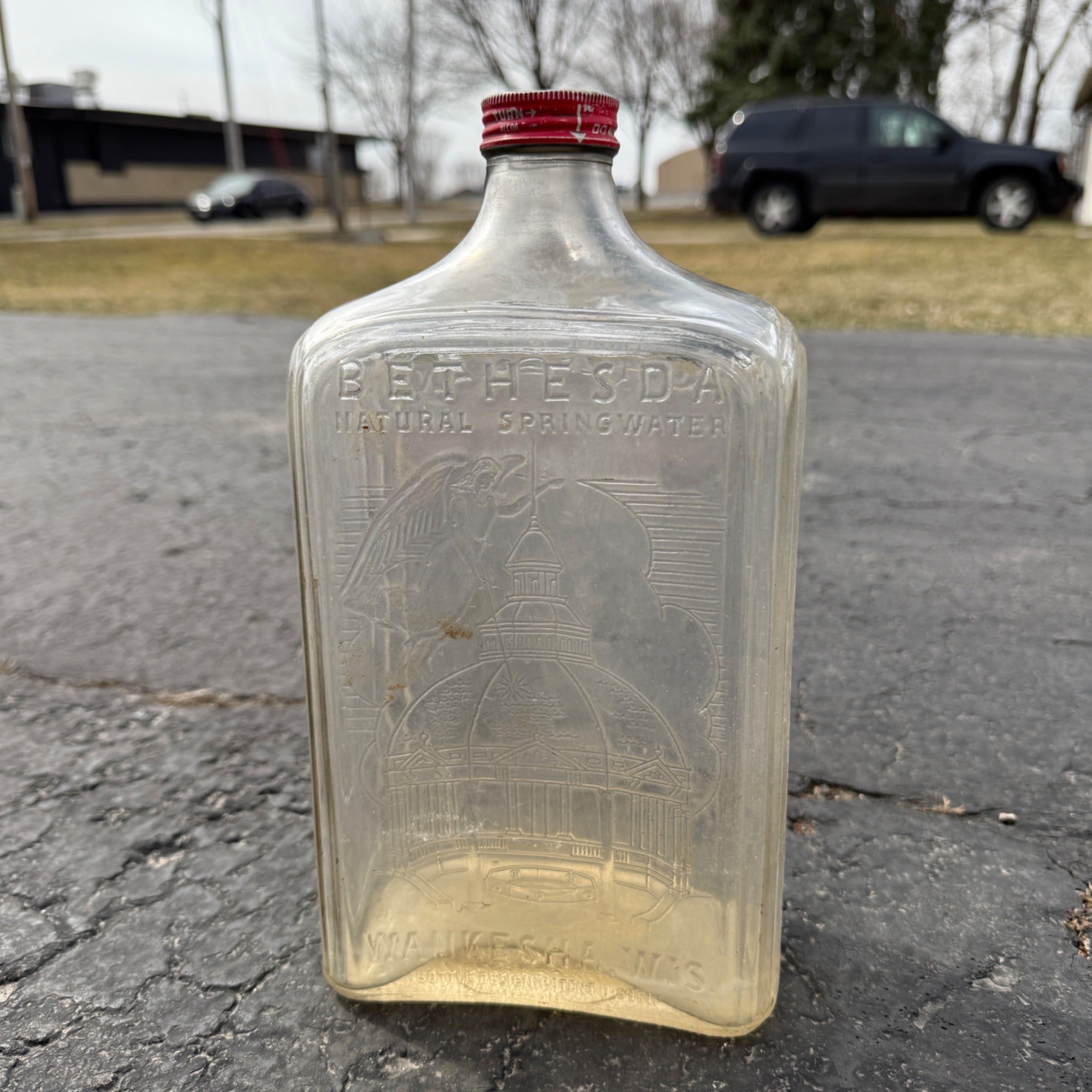 Vintage Waukesha Wis Half Gallon BETHESDA Natural Spring Water Embossed Bottle