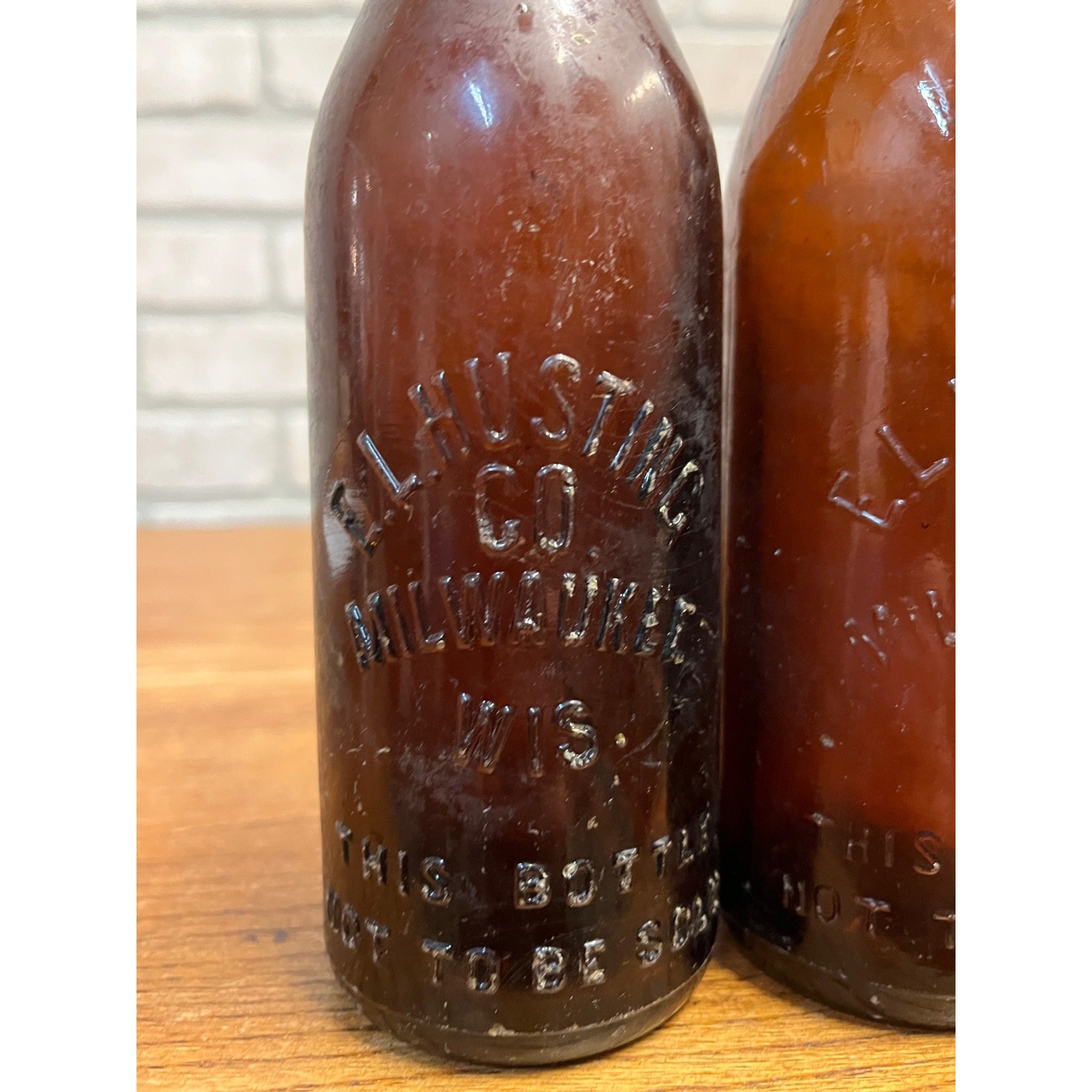 Early Lot (2) EL Husting Milwaukee Amber Bottles Wisconsin