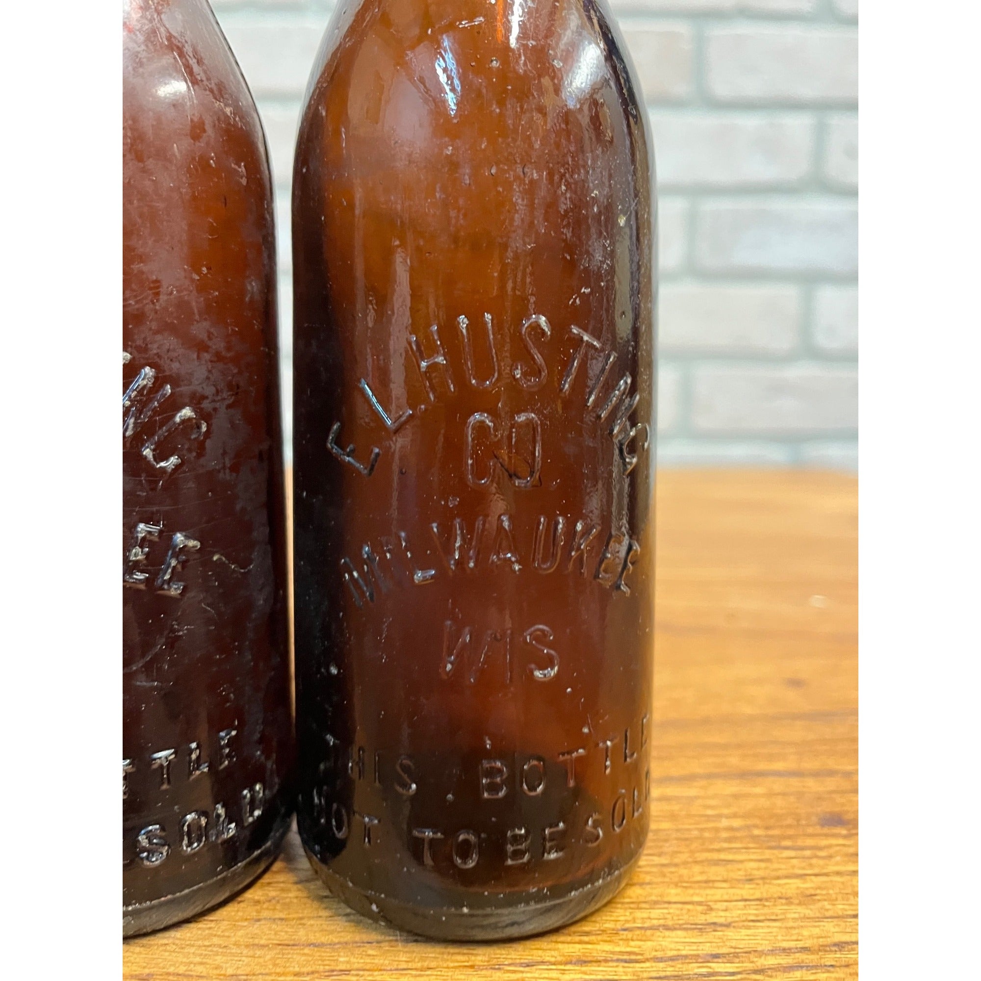 Early Lot (2) EL Husting Milwaukee Amber Bottles Wisconsin