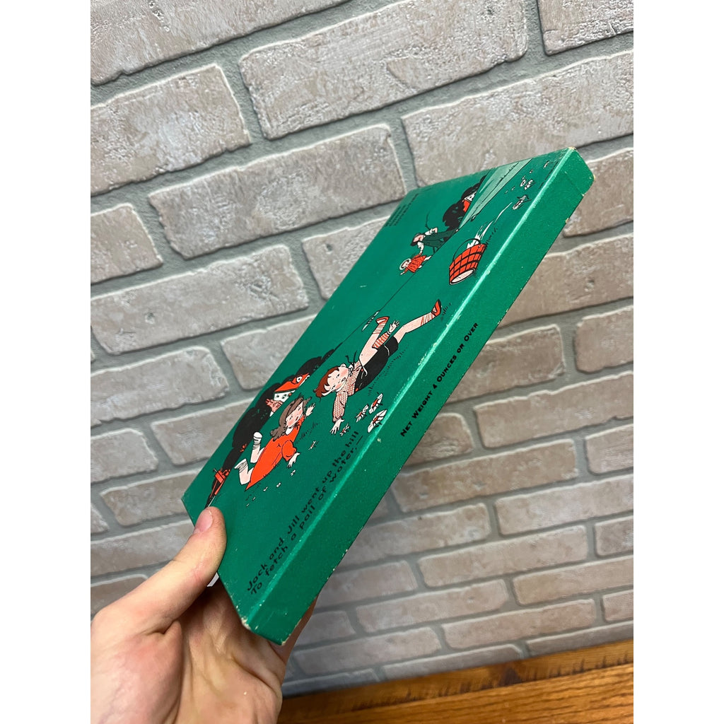 RARE Vintage 1930s Winnie Connie Candy Co. Oshkosh Advertising Chocolate Box