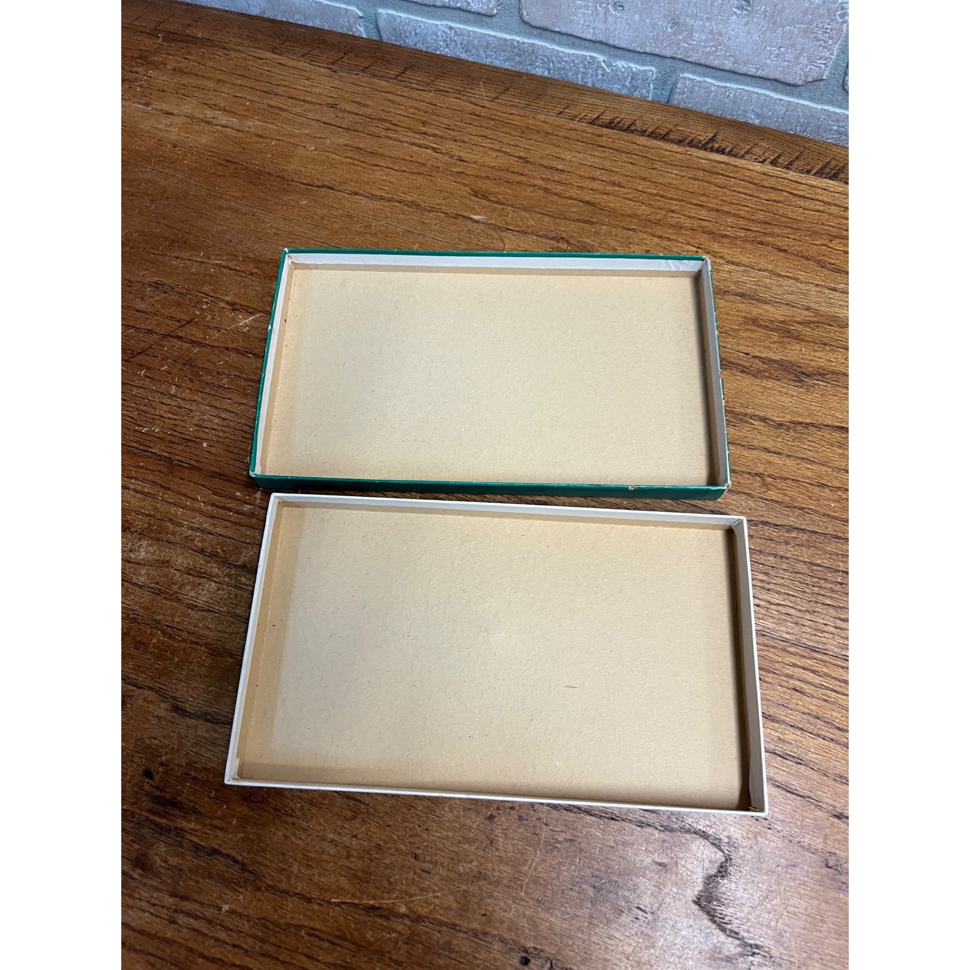 RARE Vintage 1930s Winnie Connie Candy Co. Oshkosh Advertising Chocolate Box