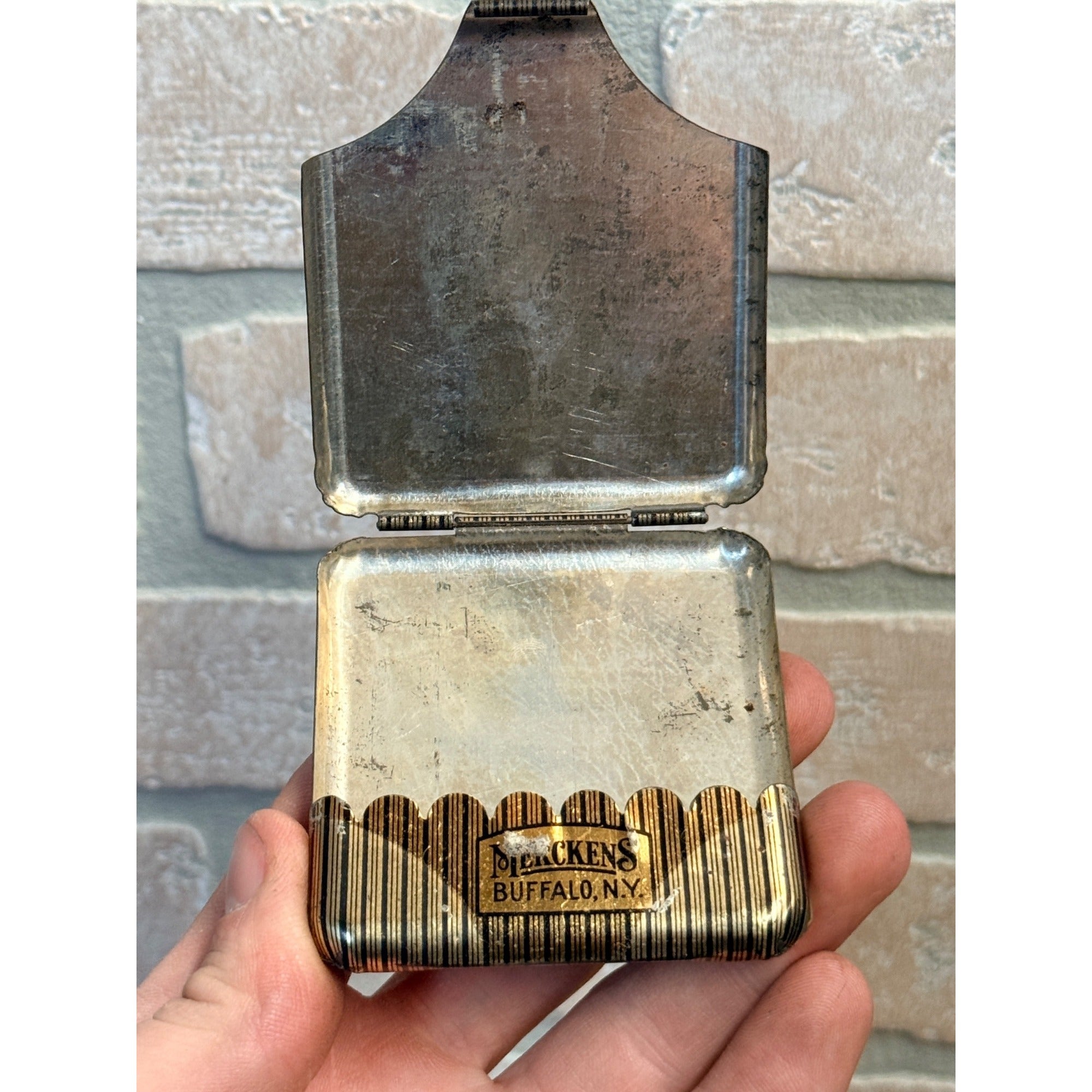 Vintage 1930s Merckens Chocolate Cigarettes Tin Advertiisng Hinged Buffalo NY